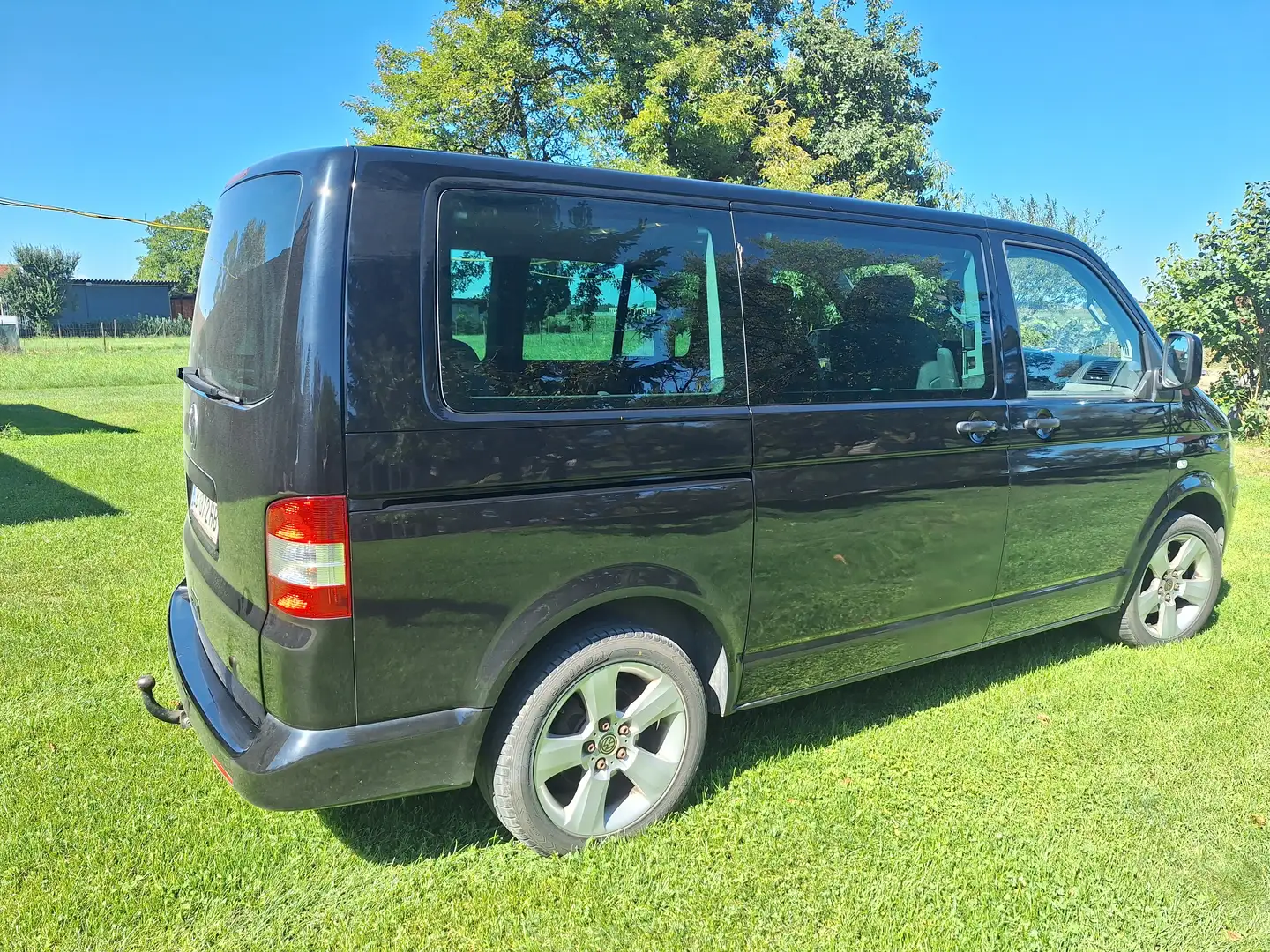 Volkswagen T5 Multivan Multivan Family 2,5 TDI Family Schwarz - 2