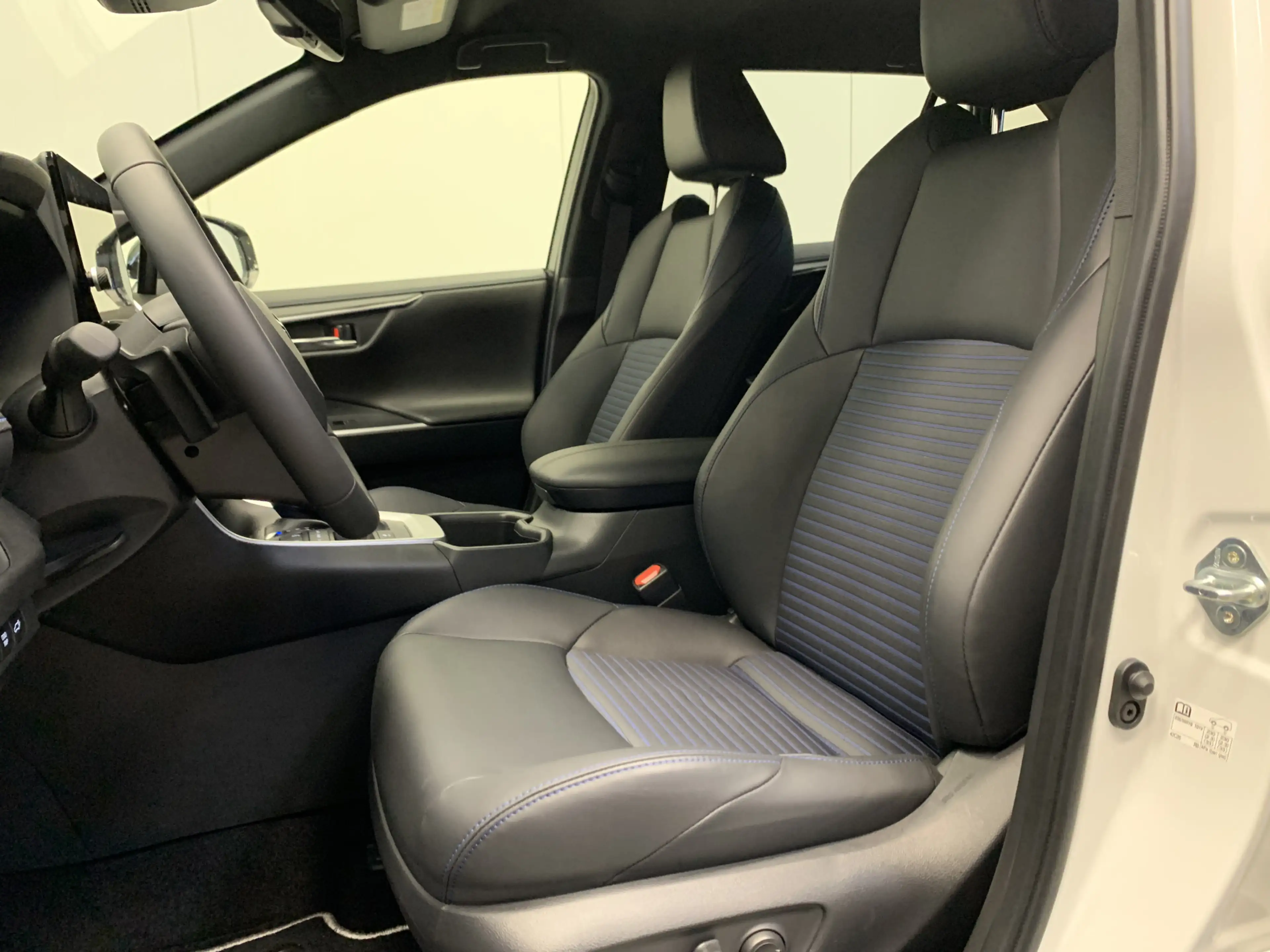 Toyota RAV 4 2.5 Hybrid Style TWOTONE-LEDER-360°CAMERA-JBL.SOUN — photo 38