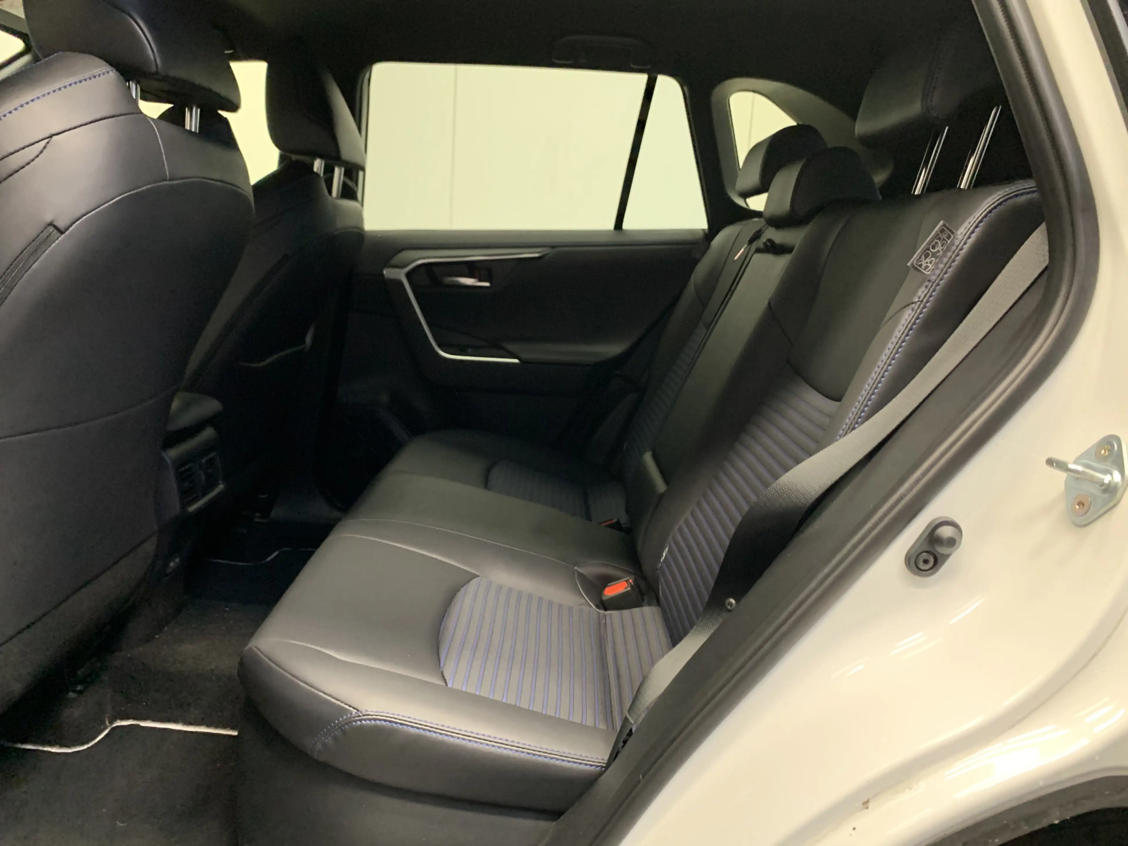 Toyota RAV 4 2.5 Hybrid Style TWOTONE-LEDER-360°CAMERA-JBL.SOUN — photo 42