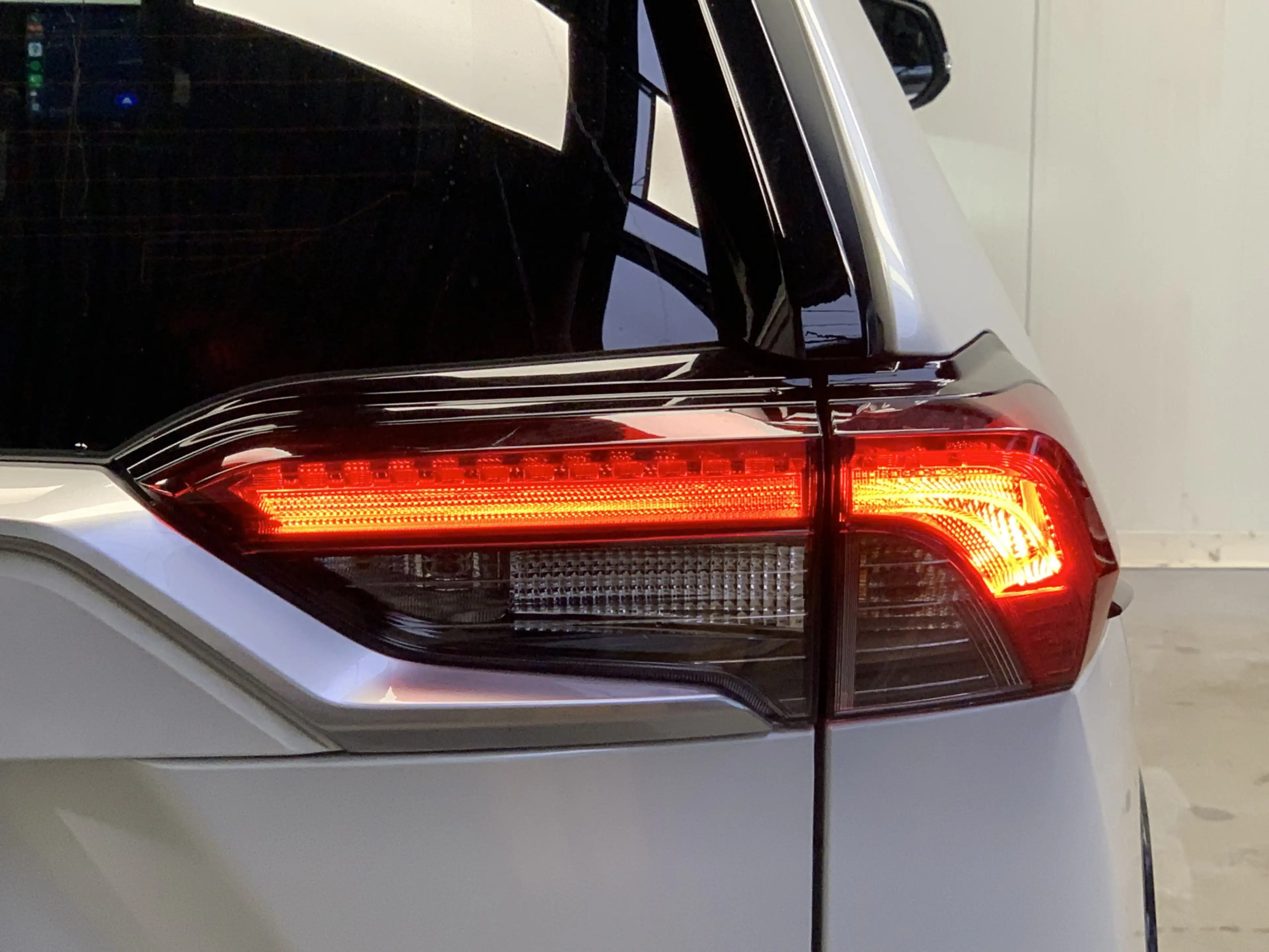 Toyota RAV 4 2.5 Hybrid Style TWOTONE-LEDER-360°CAMERA-JBL.SOUN — photo 19