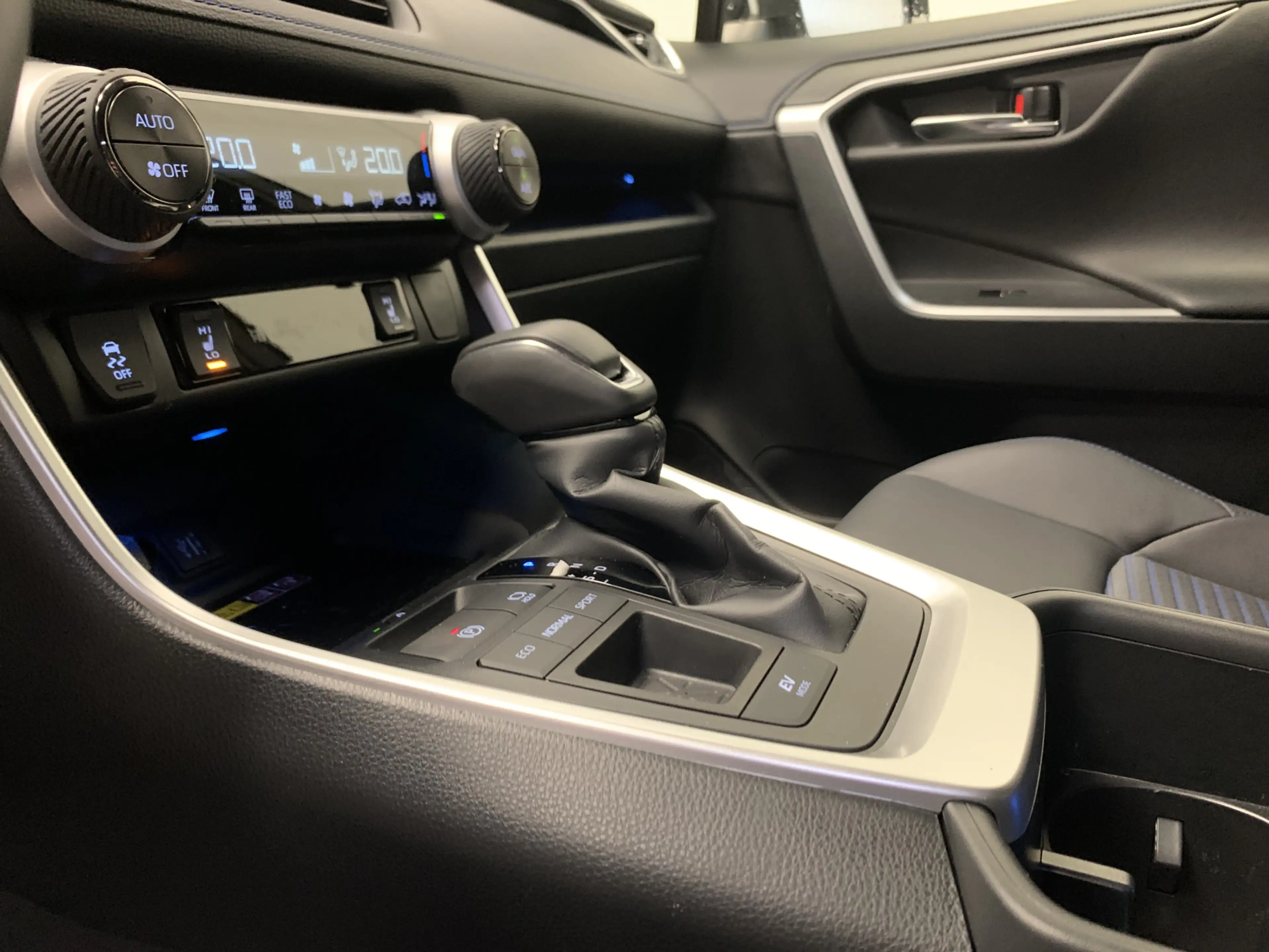 Toyota RAV 4 2.5 Hybrid Style TWOTONE-LEDER-360°CAMERA-JBL.SOUN — photo 31
