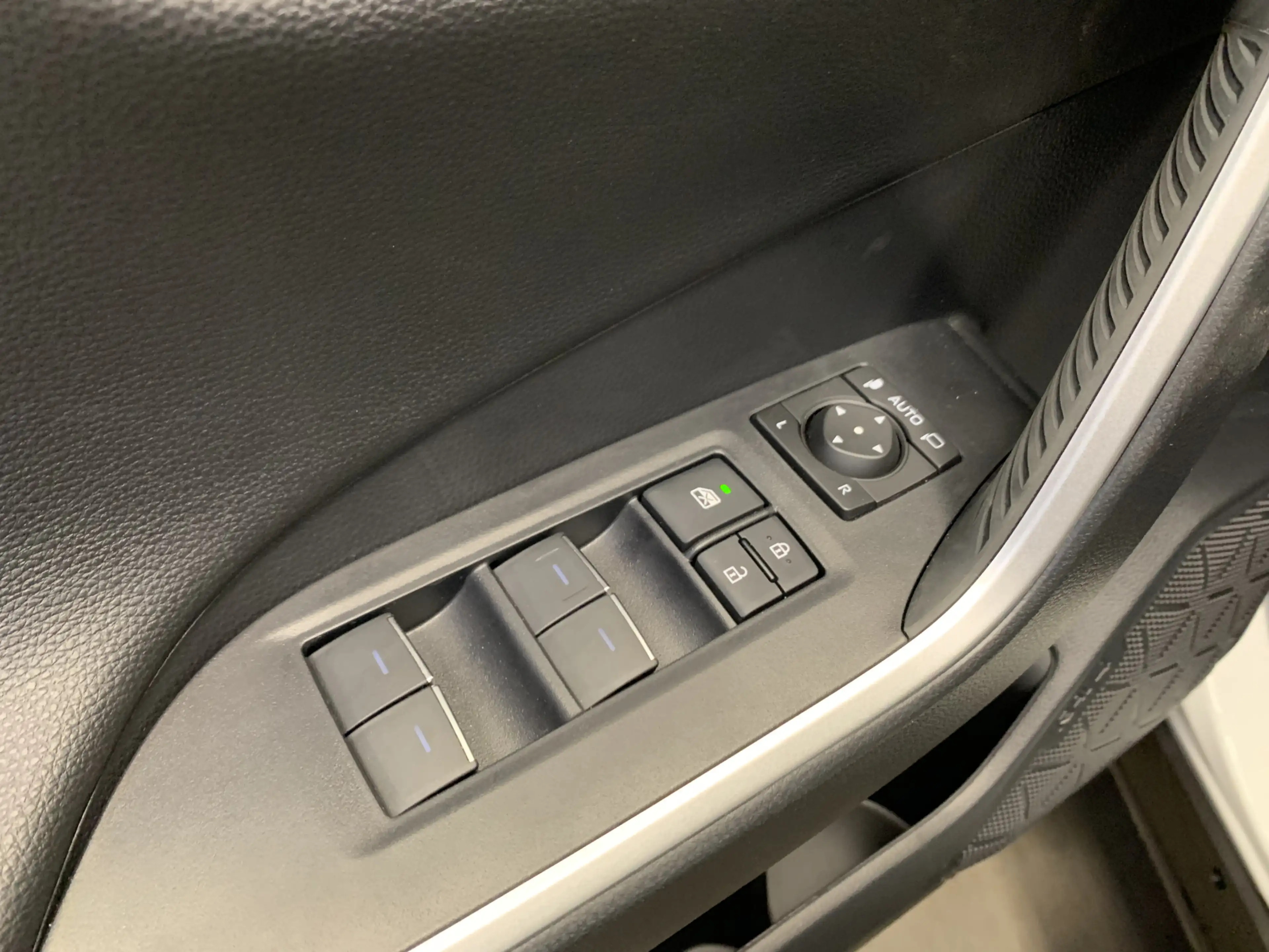 Toyota RAV 4 2.5 Hybrid Style TWOTONE-LEDER-360°CAMERA-JBL.SOUN — photo 35