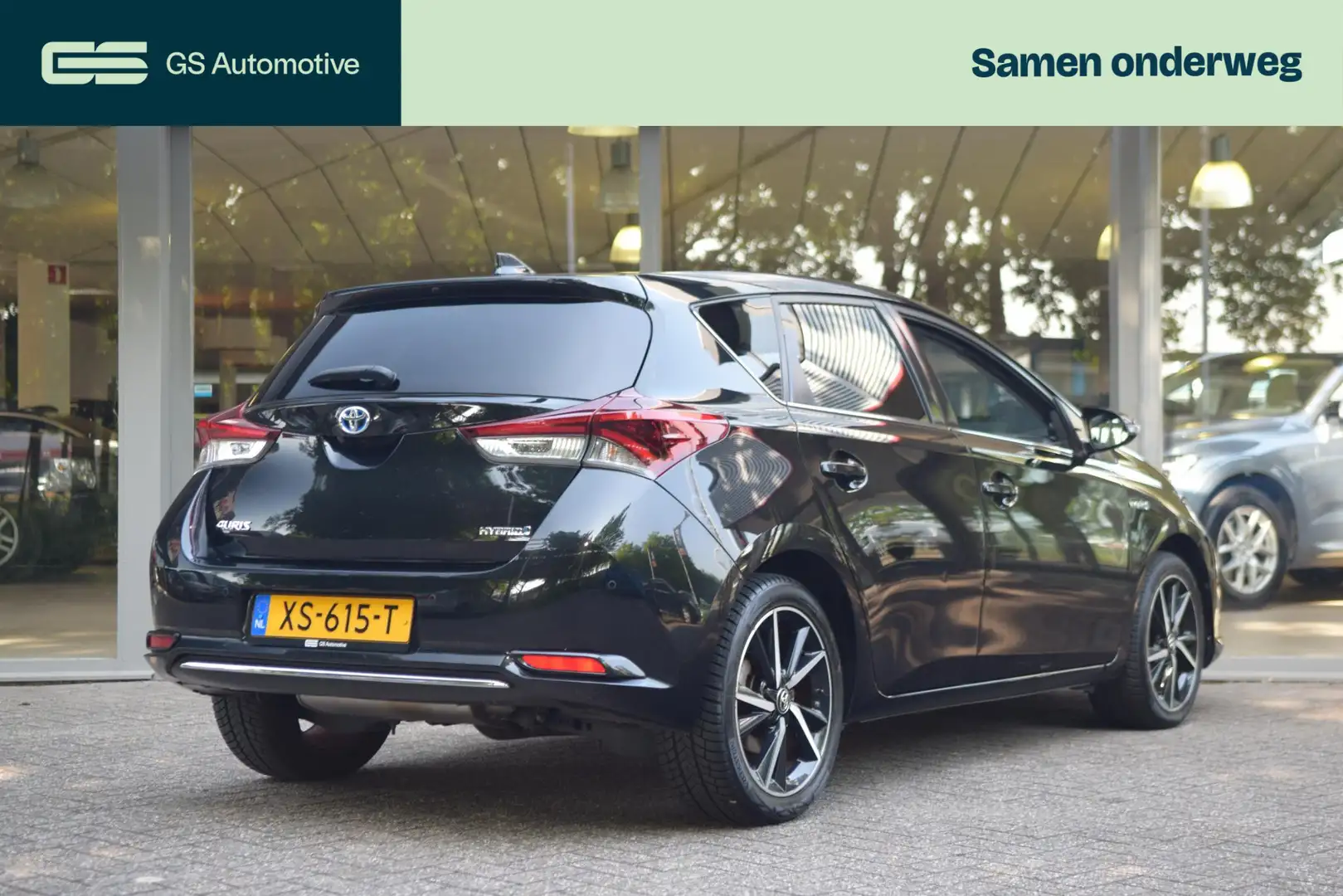 Toyota Auris 1.8 Hybrid Dynamic Ultimate Pano, Camera, Navi, Cr Чорний - 2