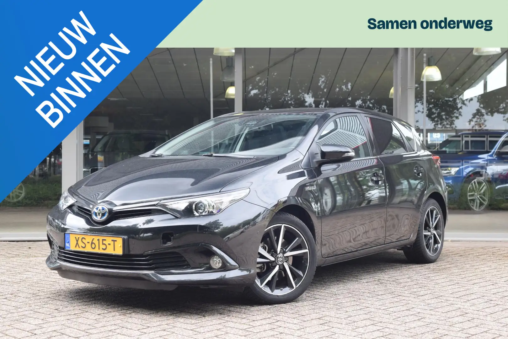 Toyota Auris 1.8 Hybrid Dynamic Ultimate Pano, Camera, Navi, Cr Zwart - 1