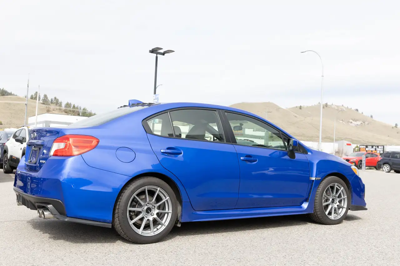 Subaru WRX снимка Subaru WRX