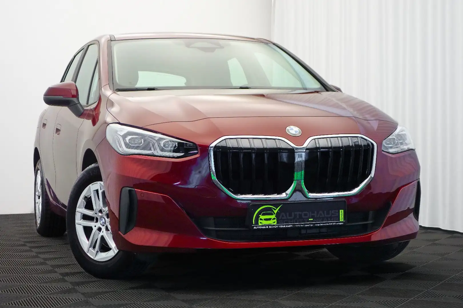 BMW 218 Active Tourer Aut. LED+RFKMRA+WIDESCREEN+NAV Rot - 1