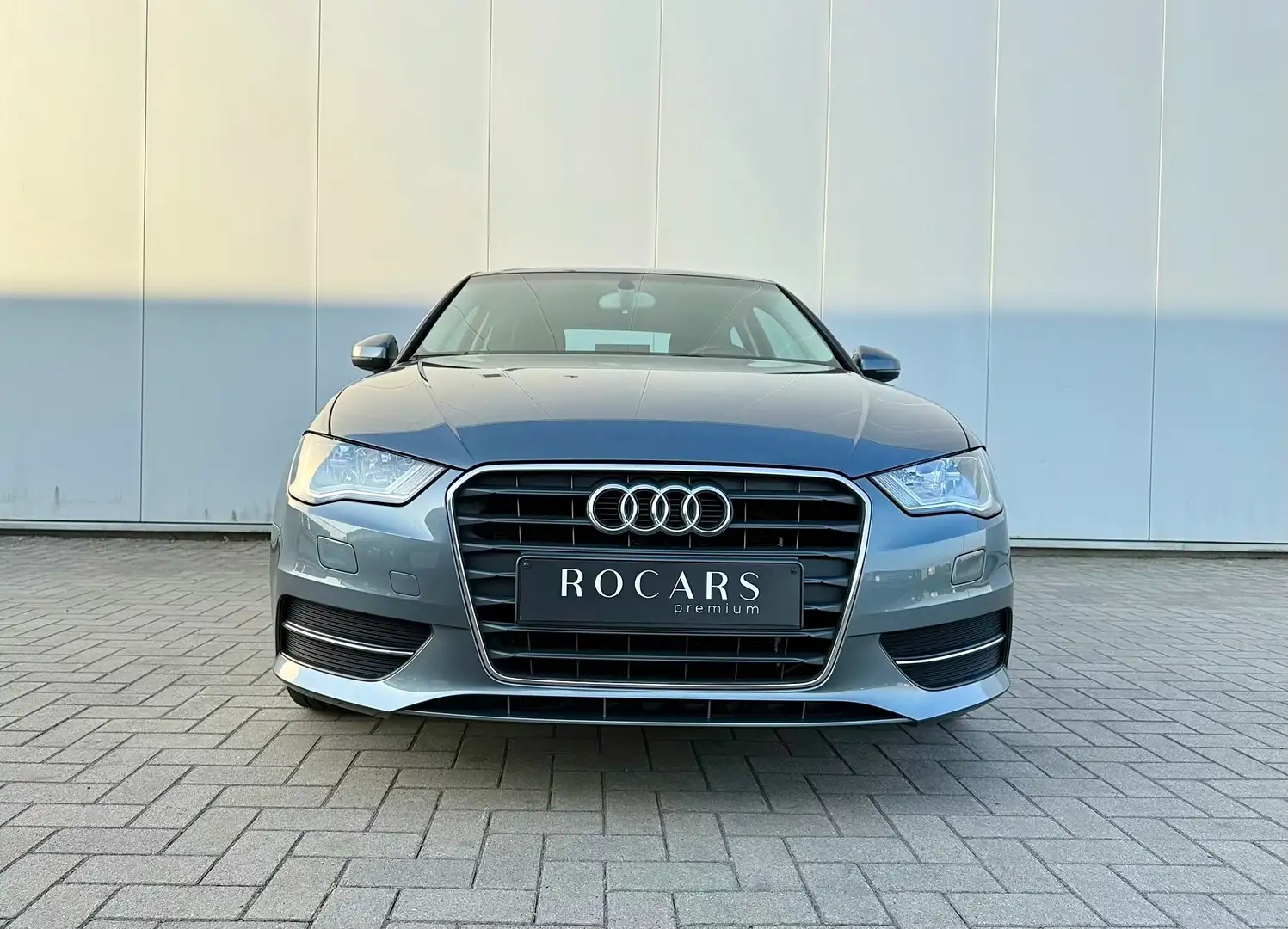 Audi A3 Sportback 1.6 TDi *GPS*CRUISE*RADARS*GARANTIE 1AN Gris - 2