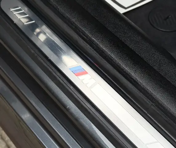 BMW 3 Series view 17