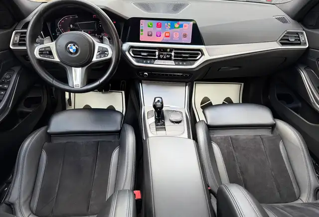 BMW 3 Series view 22