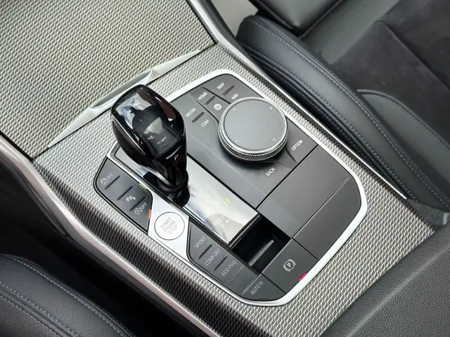 BMW 3 Series view 28