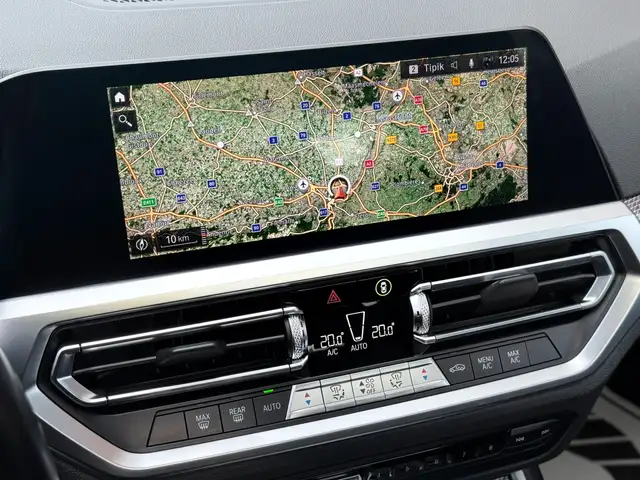 BMW 3 Series view 25
