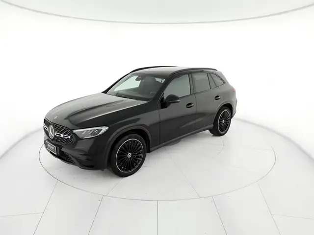 Mercedes-Benz GLC view 2