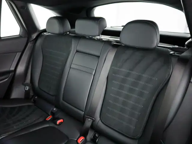 Mercedes-Benz GLC view 11
