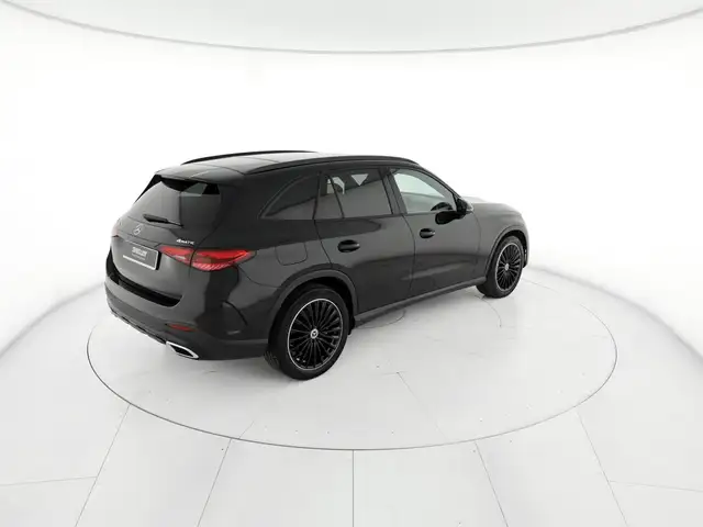 Mercedes-Benz GLC view 4
