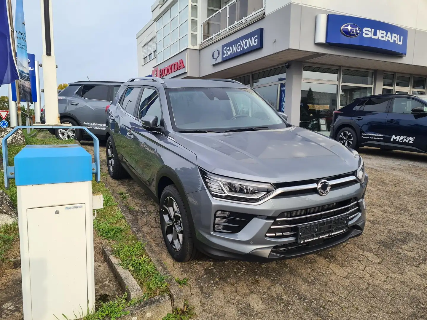 SsangYong Korando 1.6 DIESEL 2WD Aut. Quartz Grau - 2