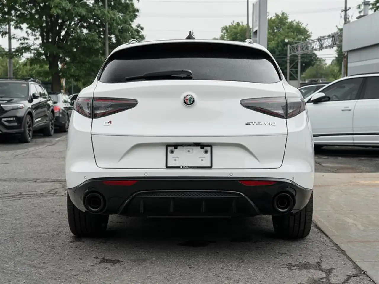Alfa Romeo Stelvio снимка Alfa Romeo Stelvio