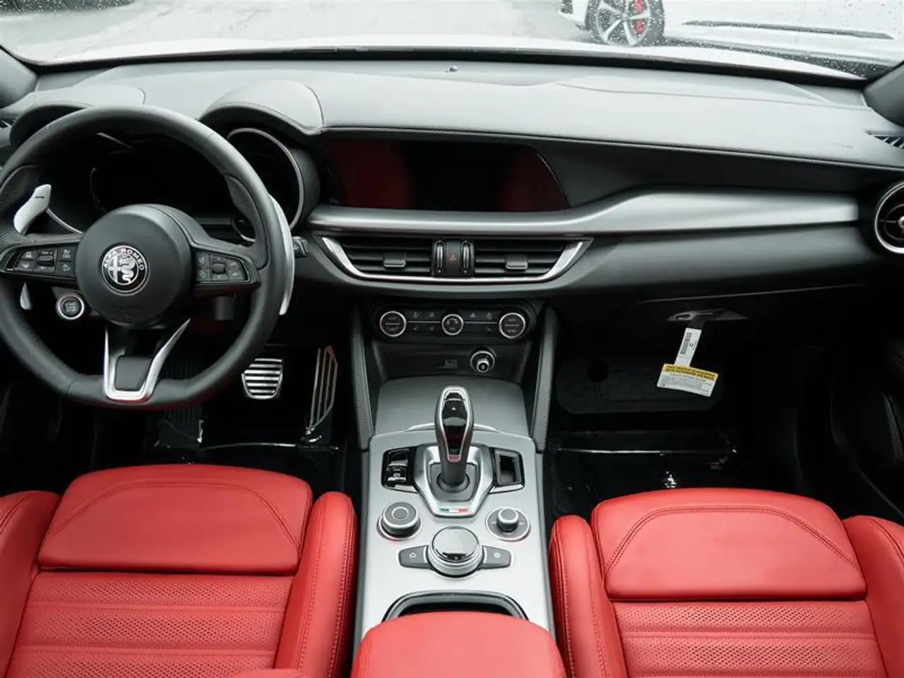 Alfa Romeo Stelvio снимка Alfa Romeo Stelvio