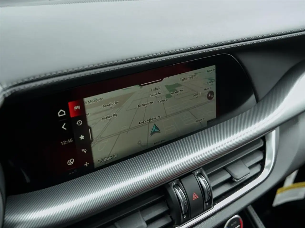 Alfa Romeo Stelvio снимка Alfa Romeo Stelvio