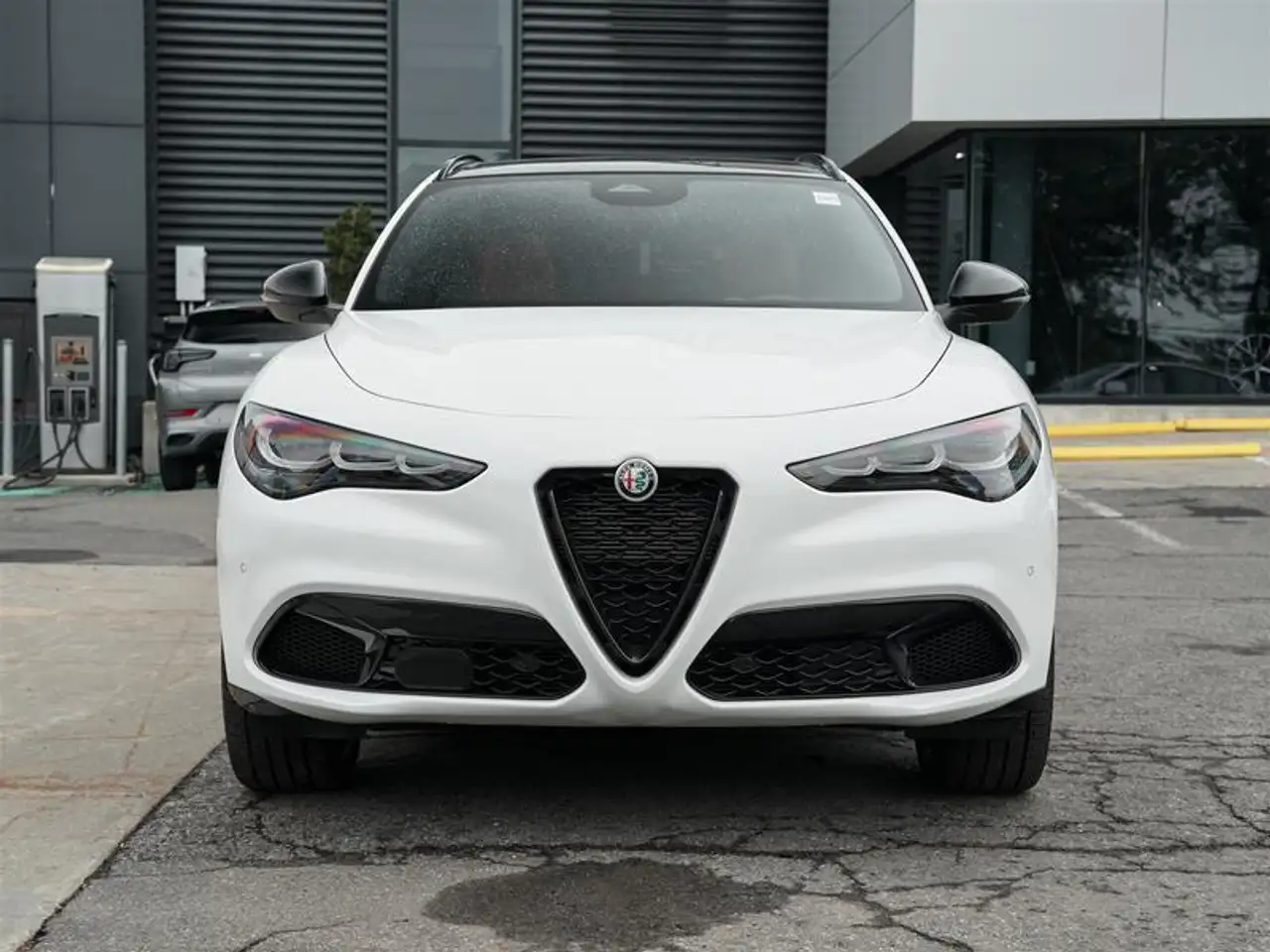 Alfa Romeo Stelvio снимка Alfa Romeo Stelvio