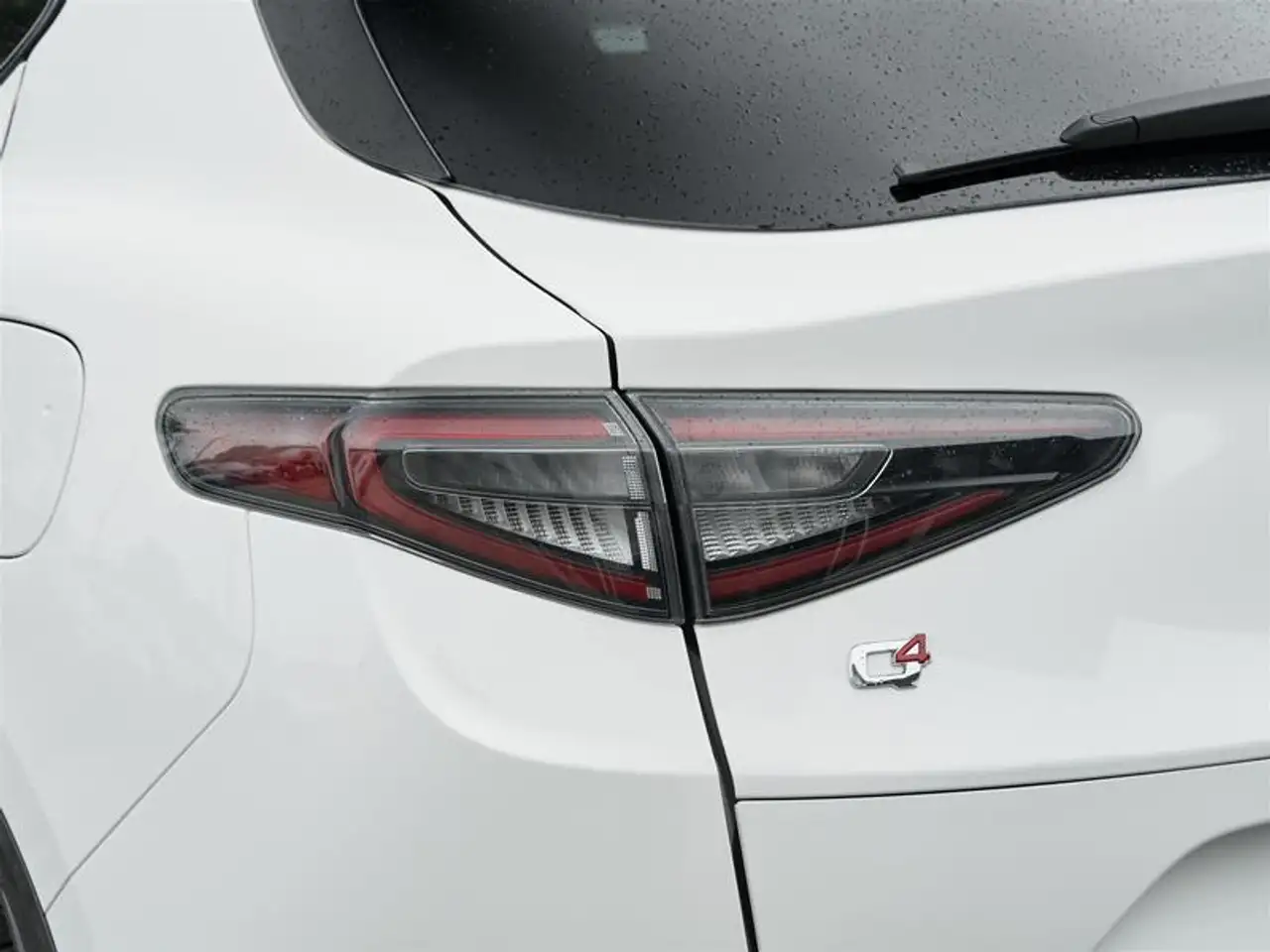 Alfa Romeo Stelvio снимка Alfa Romeo Stelvio