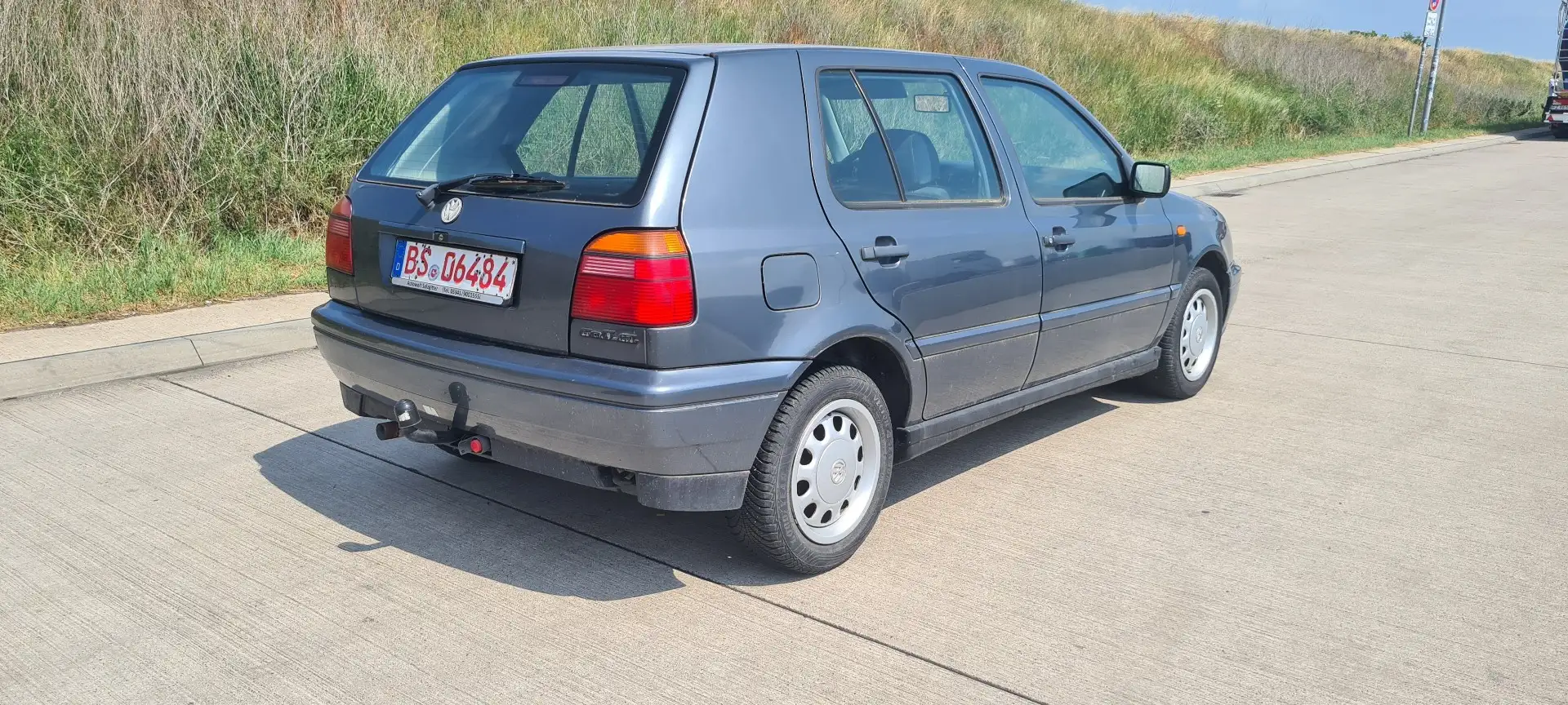 Volkswagen Golf 1.8 Gri - 1