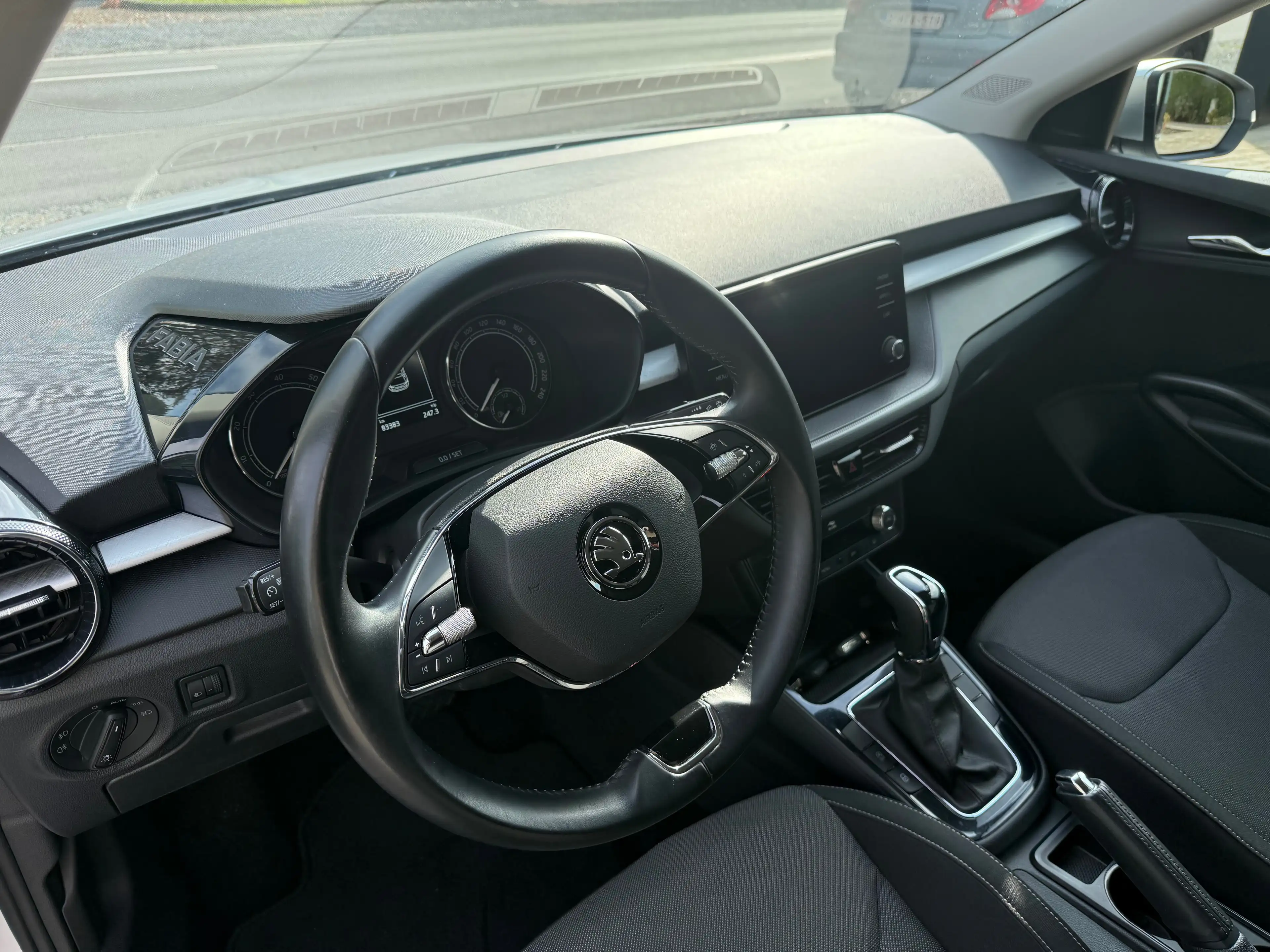 Skoda Fabia 1.0 TSI DSG — photo 11