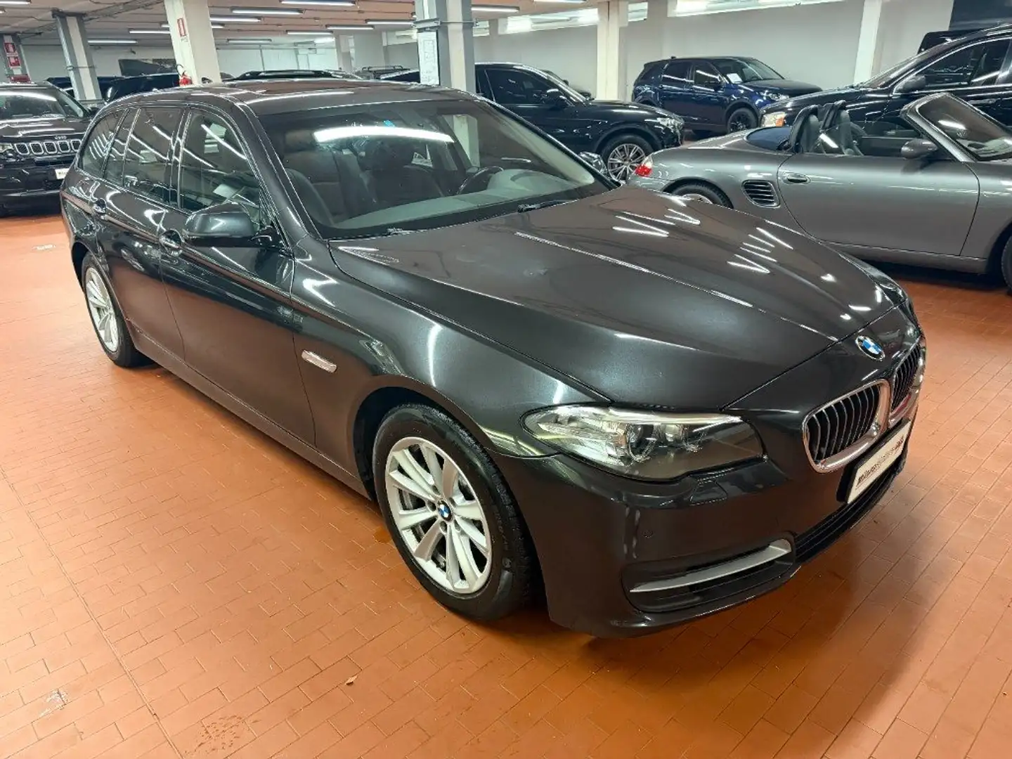 BMW 520 d xDrive Auto. Touring Luxury *Euro 6* Grigio - 2