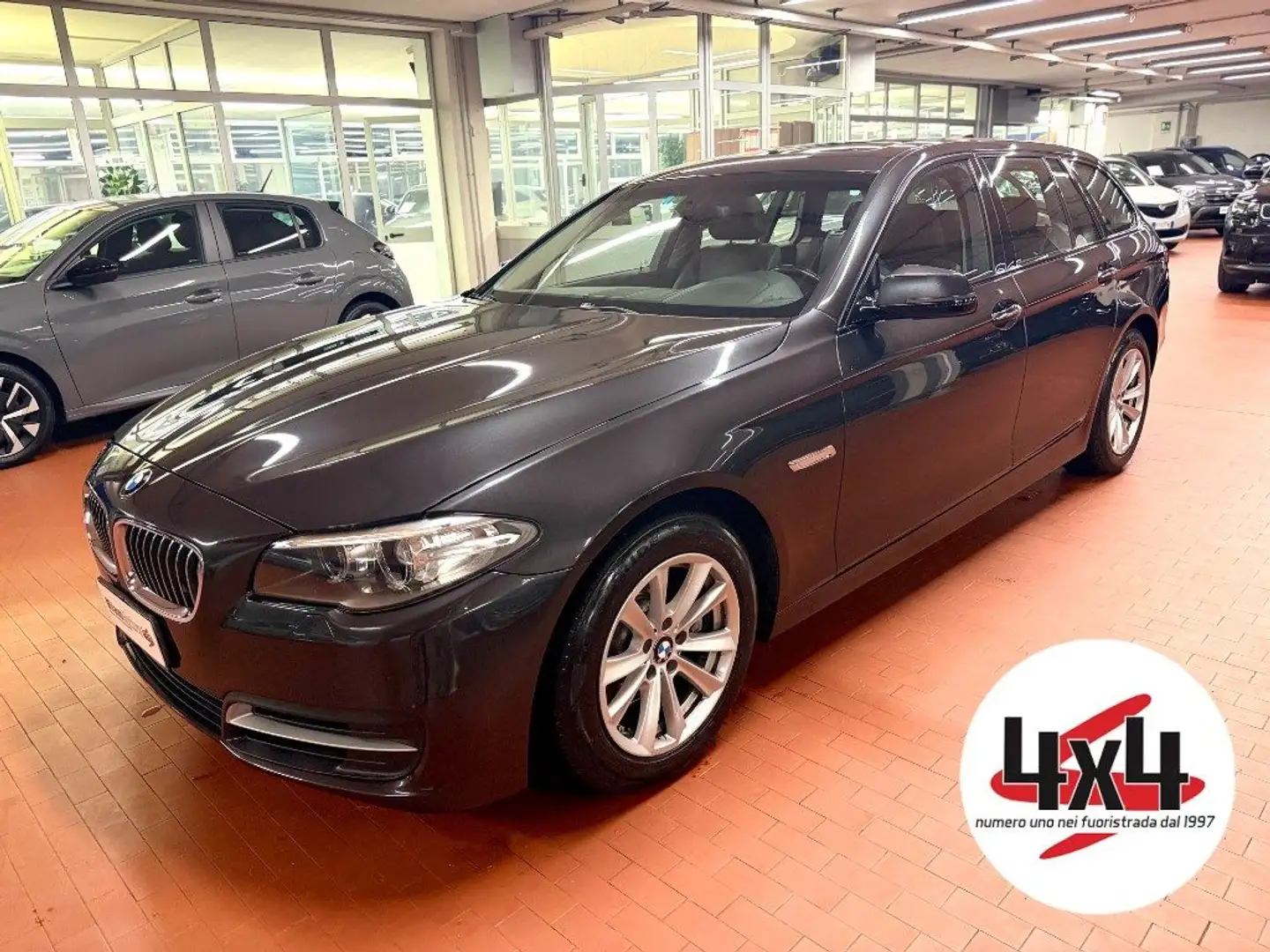 BMW 520 d xDrive Auto. Touring Luxury *Euro 6* Grigio - 1