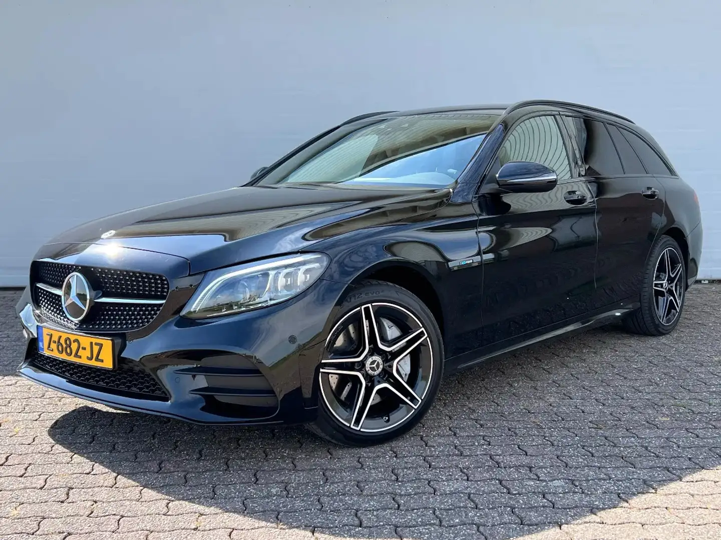 Mercedes-Benz C 300 e AMG line, PHEV, Night Package, Nieuwstaat! Schwarz - 1