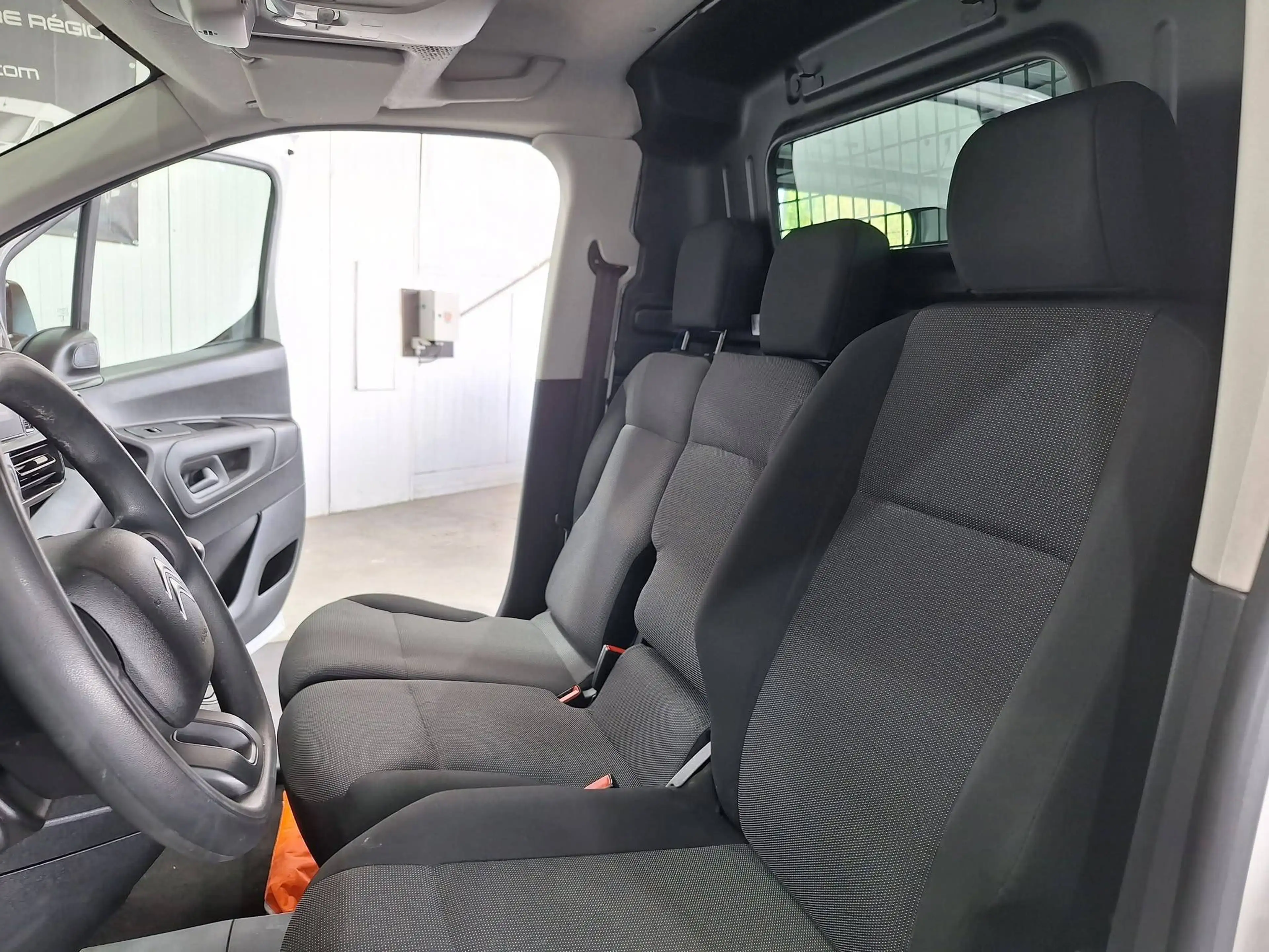 Citroen Berlingo Maxi, 1er propriétaire, 12 mois garantie, carnet entretien complet — photo 10