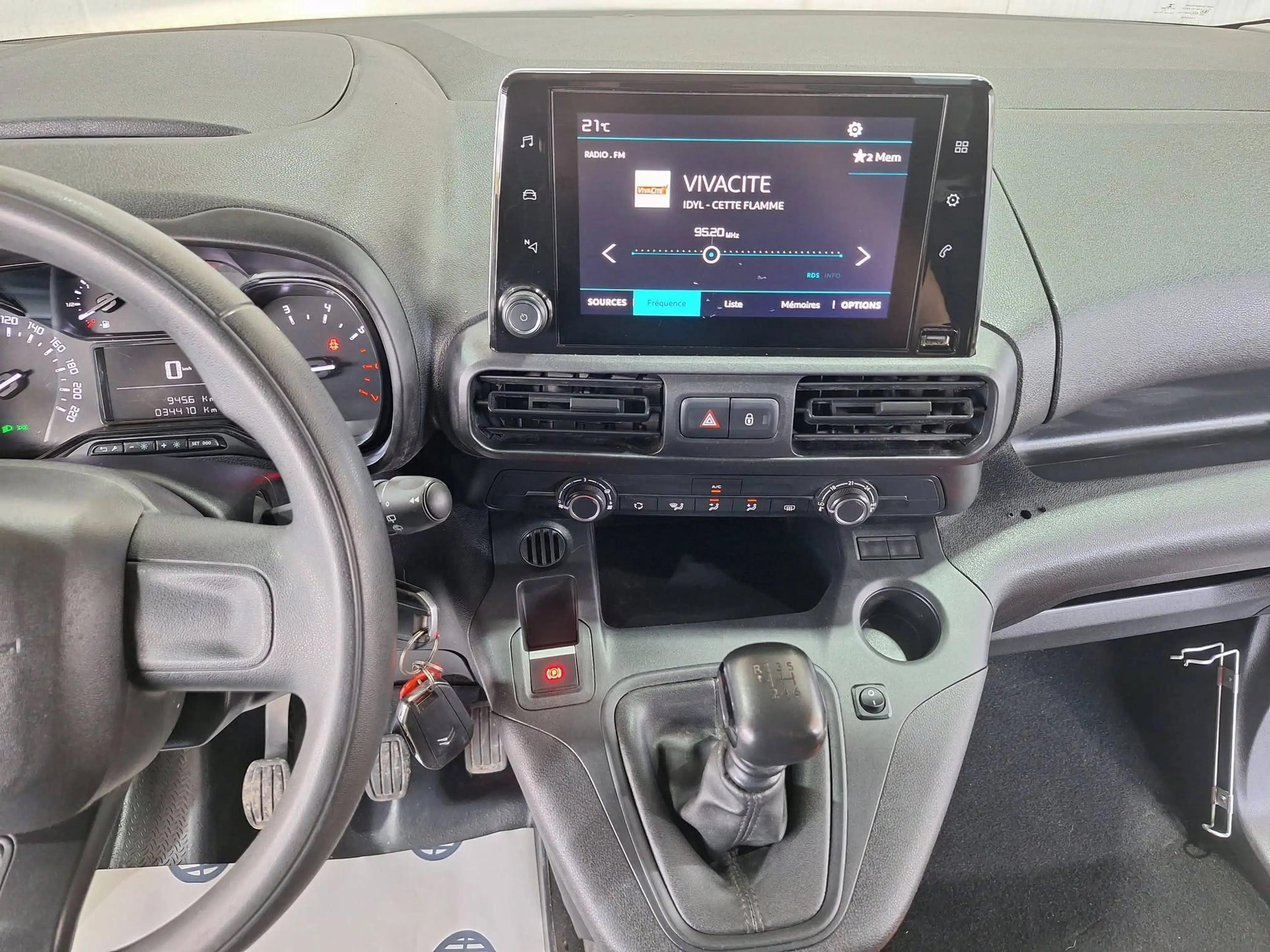 Citroen Berlingo Maxi, 1er propriétaire, 12 mois garantie, carnet entretien complet — photo 13