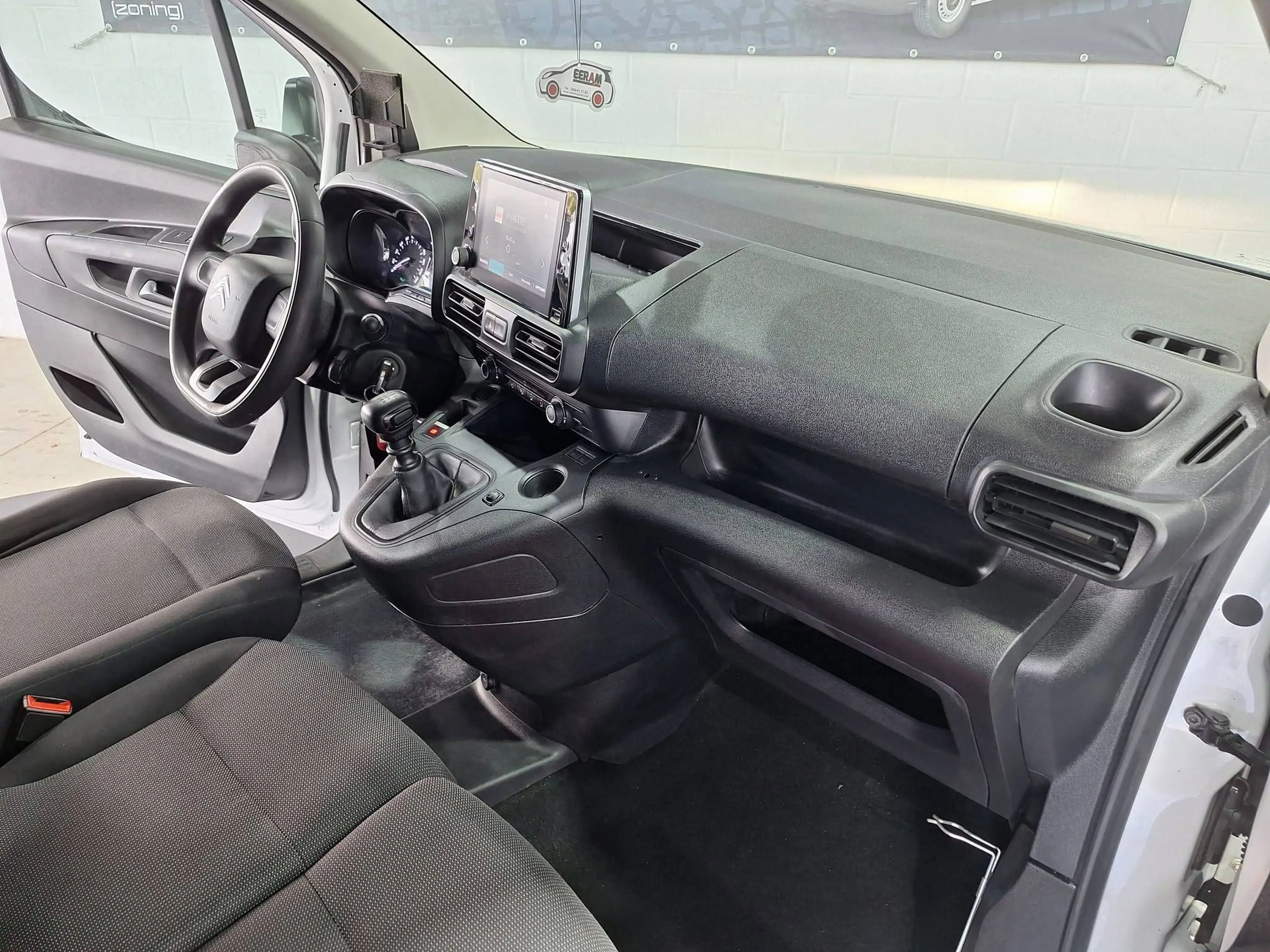 Citroen Berlingo Maxi, 1er propriétaire, 12 mois garantie, carnet entretien complet — photo 11