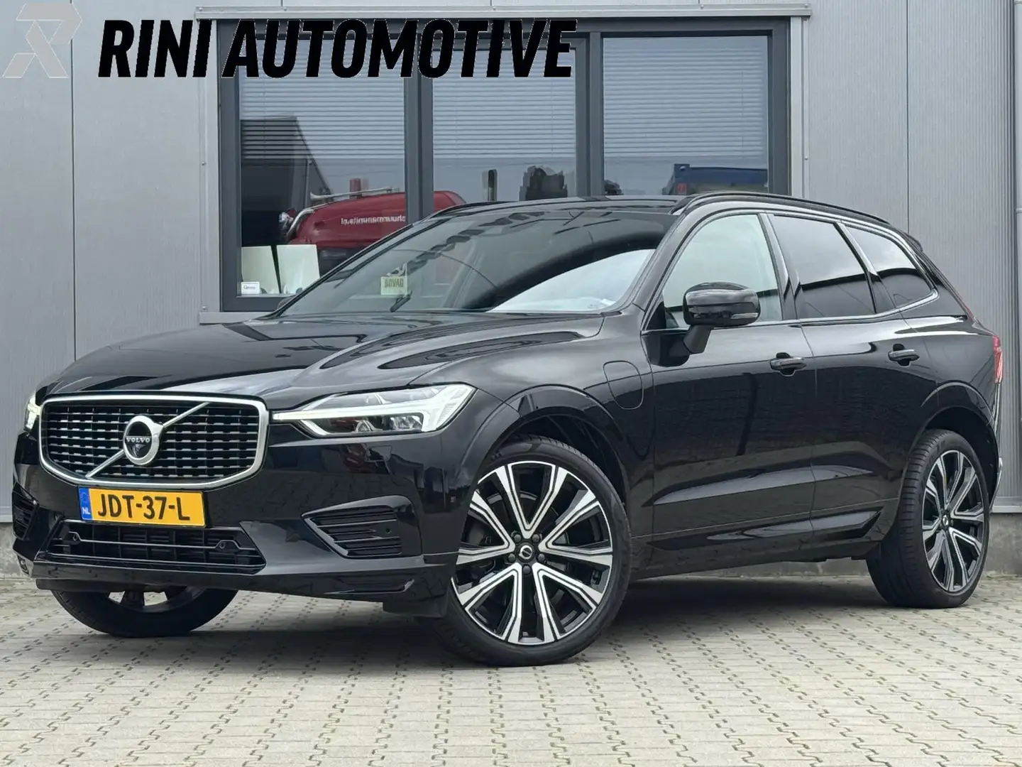 Volvo XC60 2.0 T8 Twin Engine AWD R-Design 392 PK | Luchtveri Noir - 1