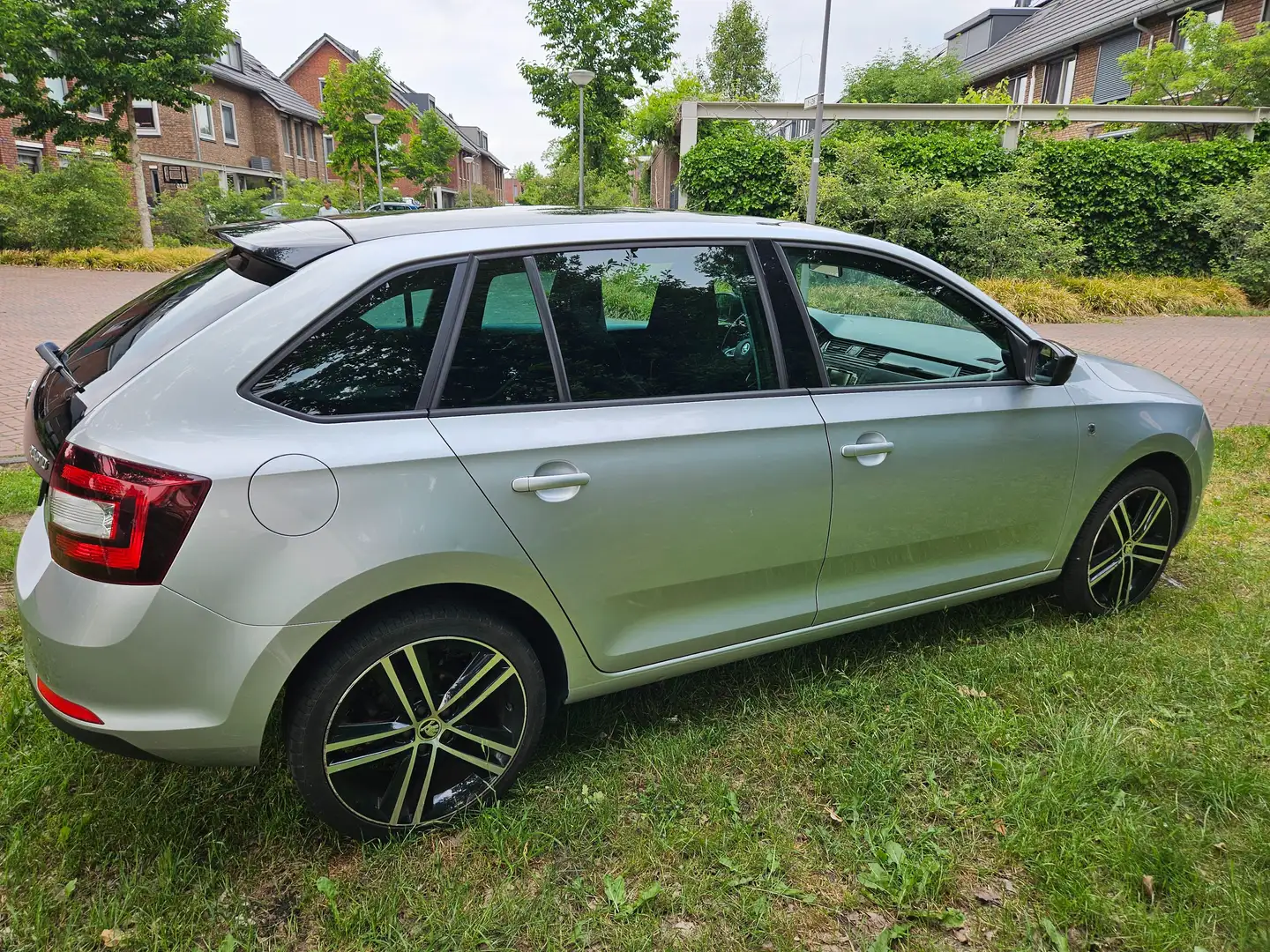 Skoda Rapid/Spaceback Rapid/Spaceback 1.2 TSI Grt Elegance Срібний - 2