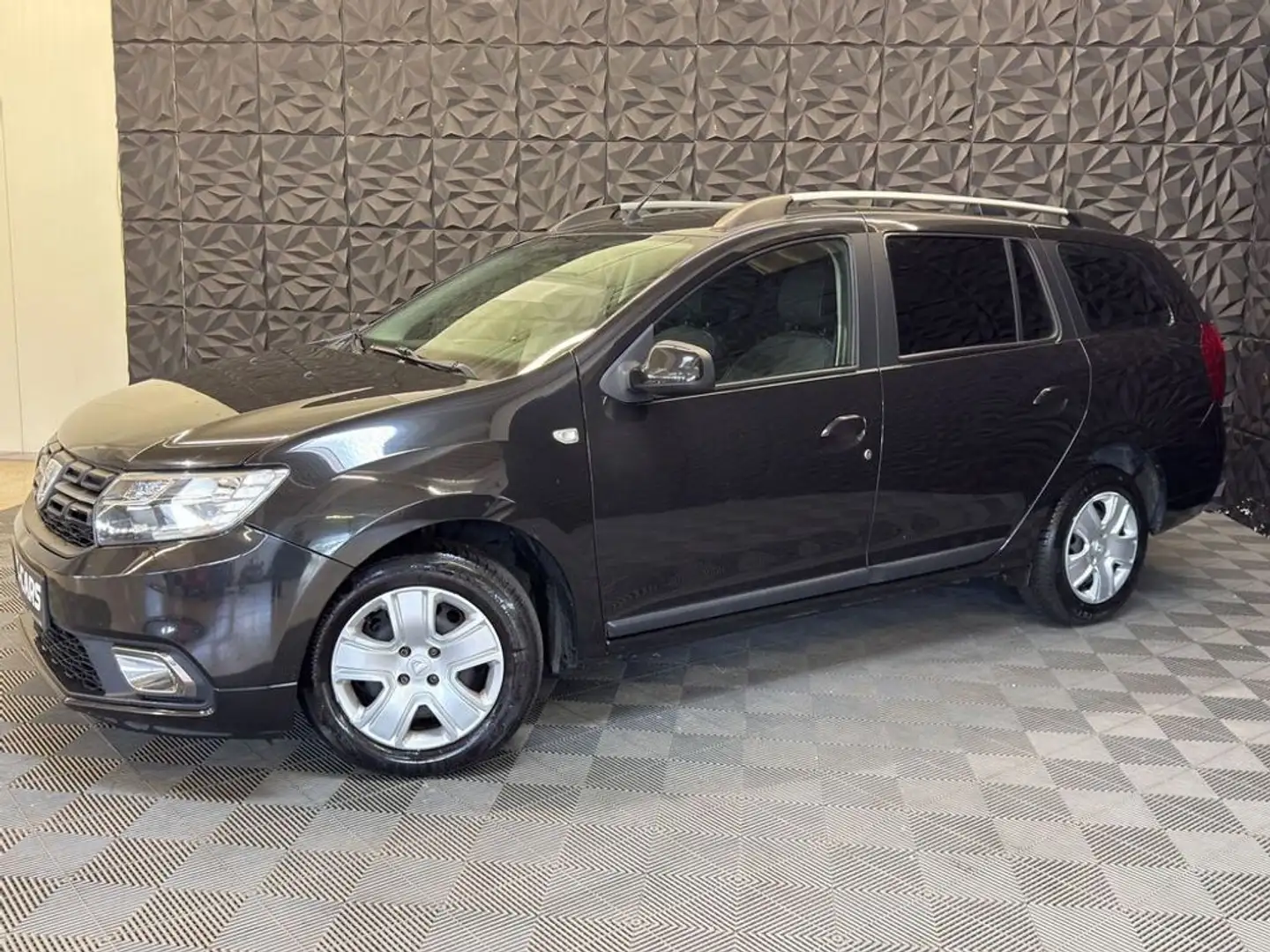 Dacia Logan MCV 0.9 TCe Supreme Aut. *Weihnachtsangebot Schwarz - 2