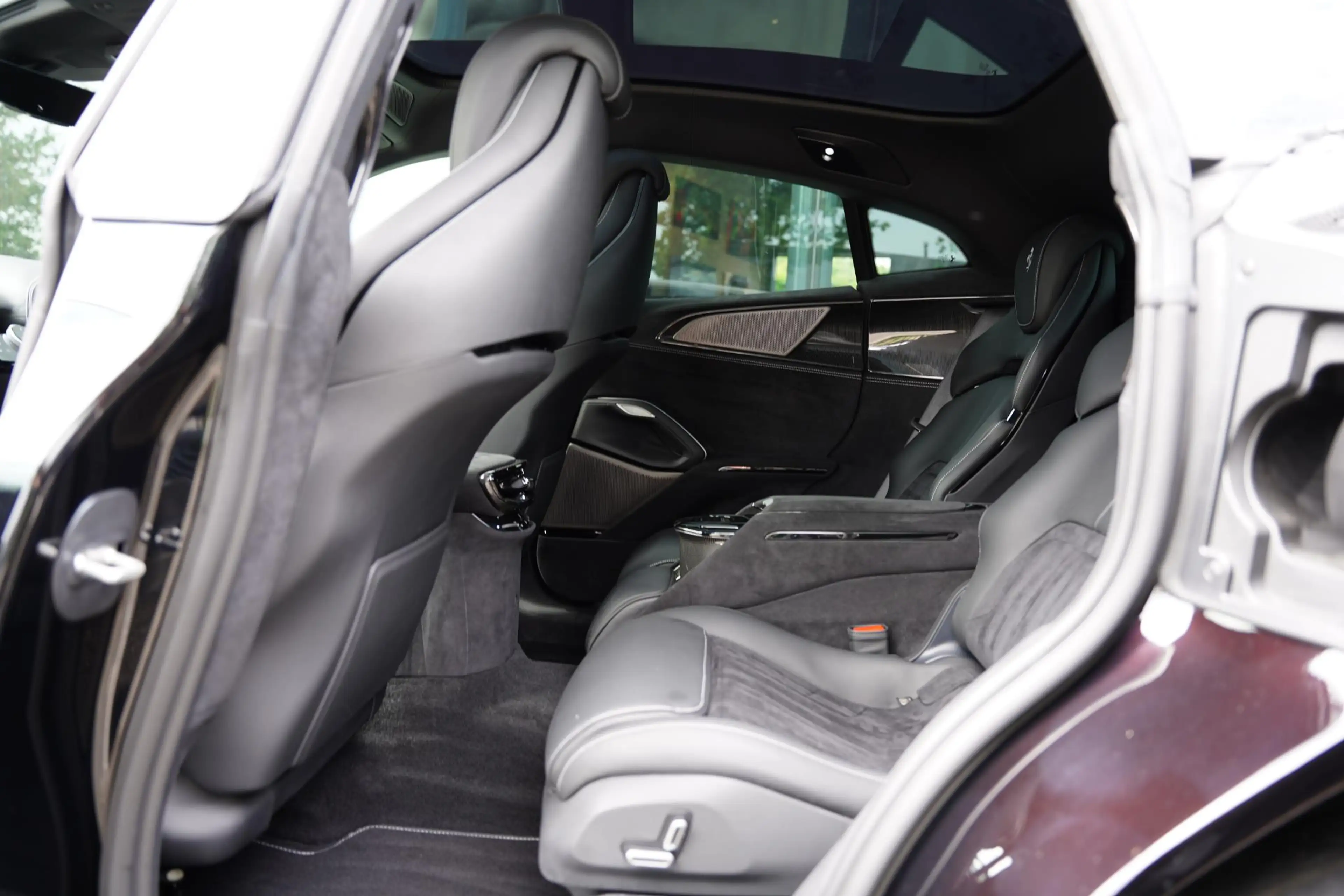 Ferrari Purosangue 6.5 V12 / Full PPF / Full Carbon Pack / Retrofit S — photo 8