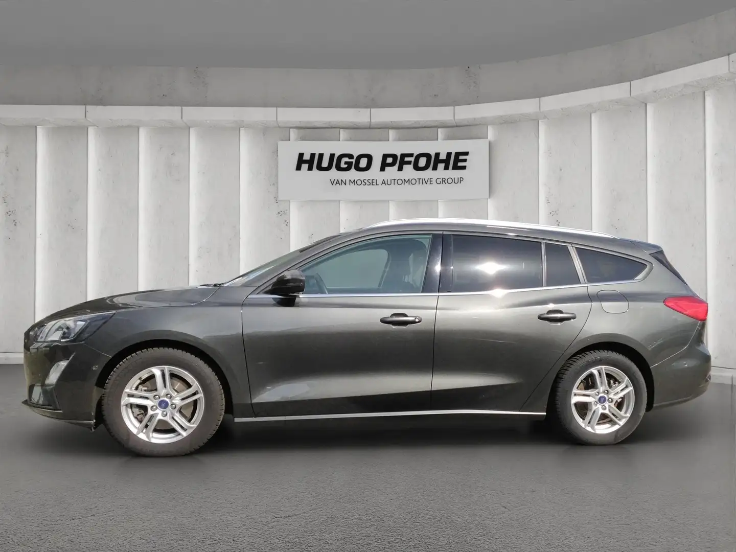 Ford Focus Cool & Connect 1.0 Turnier Grijs - 2
