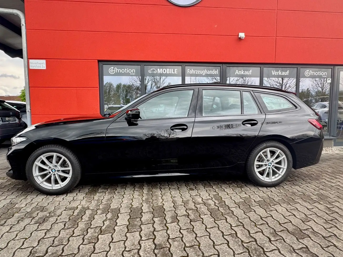 BMW 320 i Touring Steptronic*KomfZg*LED*DAB*Memory* Noir - 2