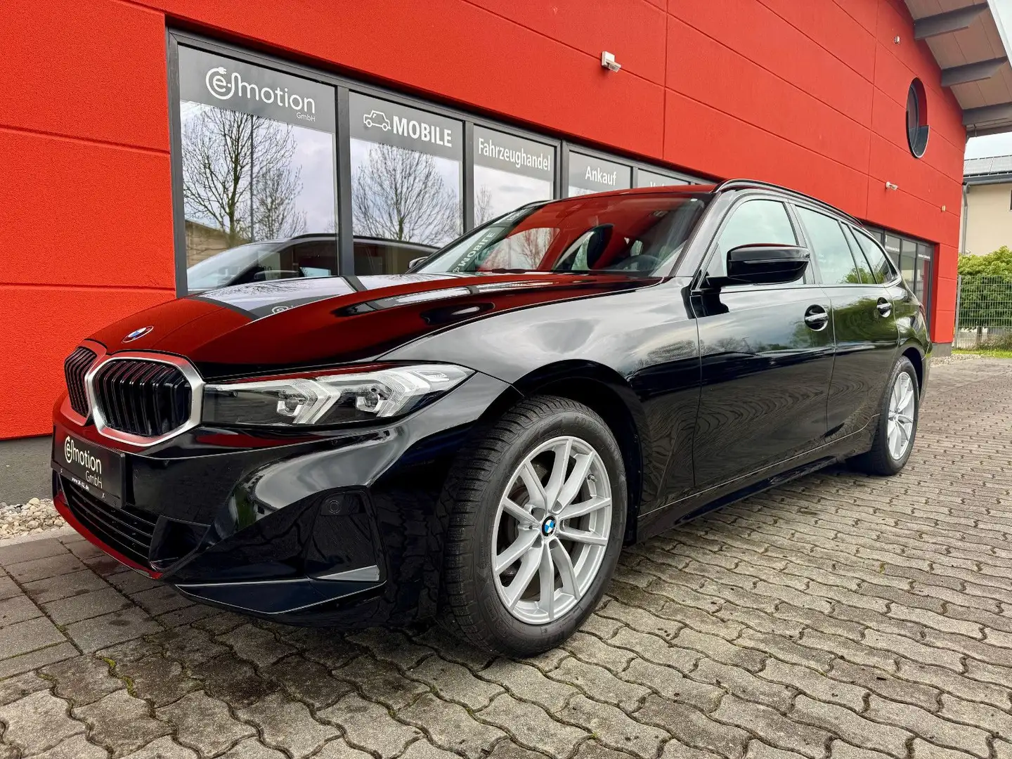 BMW 320 i Touring Steptronic*KomfZg*LED*DAB*Memory* Noir - 1