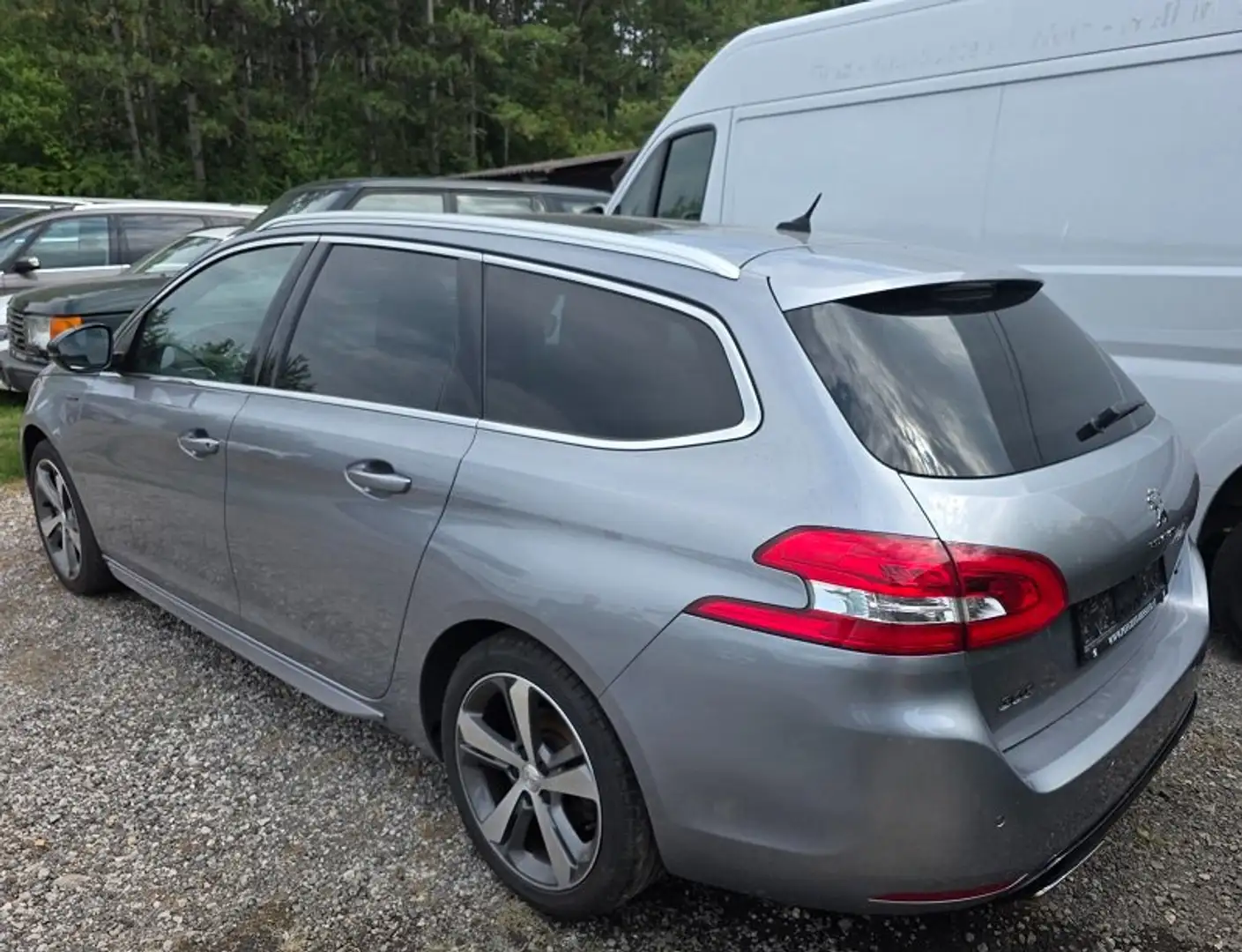 Peugeot 308 308 SW 1,5 BlueHDI 130 GT Line S&S Grau - 2