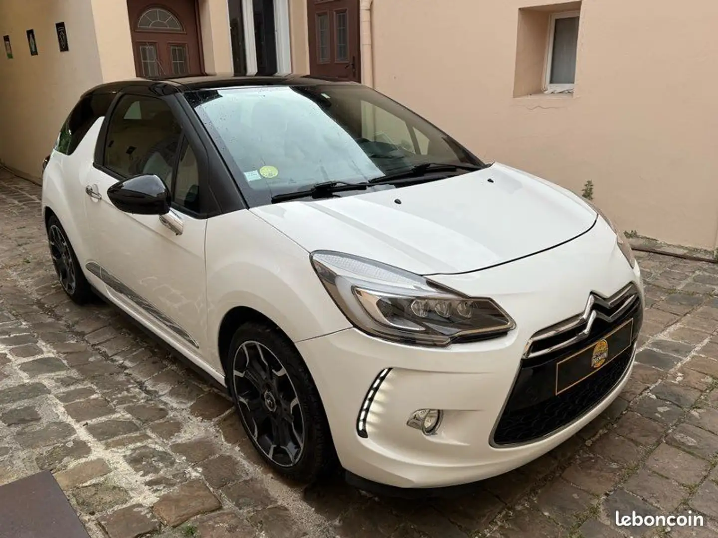 Citroen DS3 1.6L HDI 92cv Sochic Sport Blanc - 2