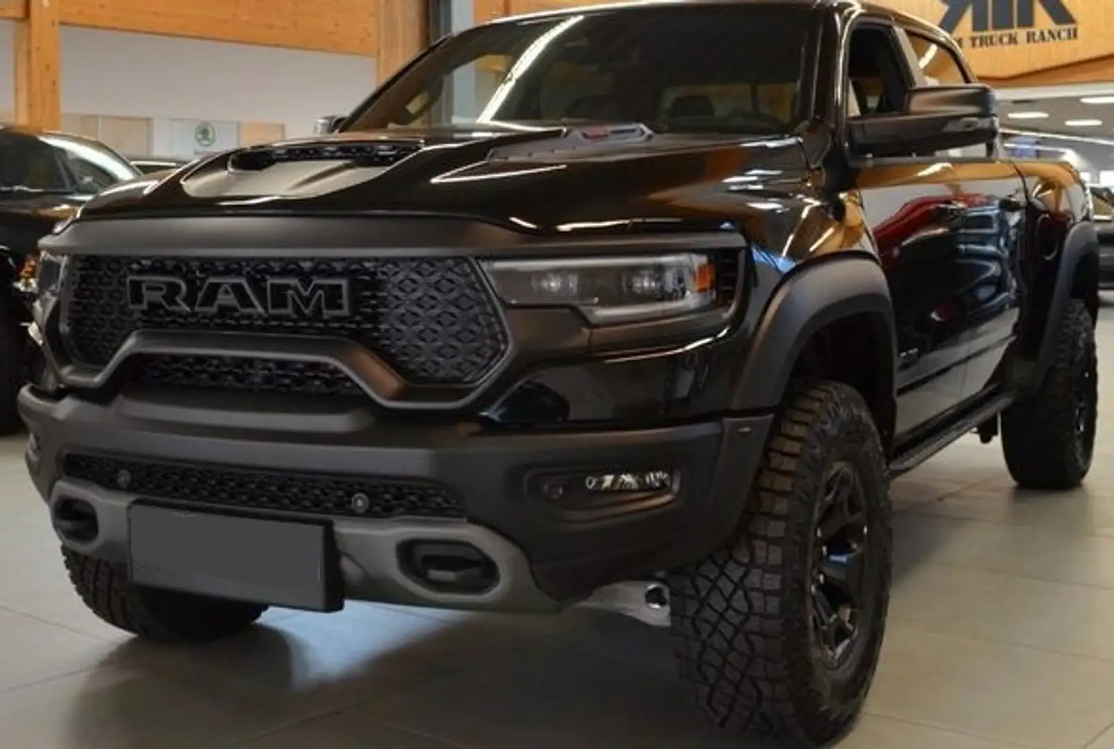 Dodge RAM 5.7L V8 Rebel Чорний - 1