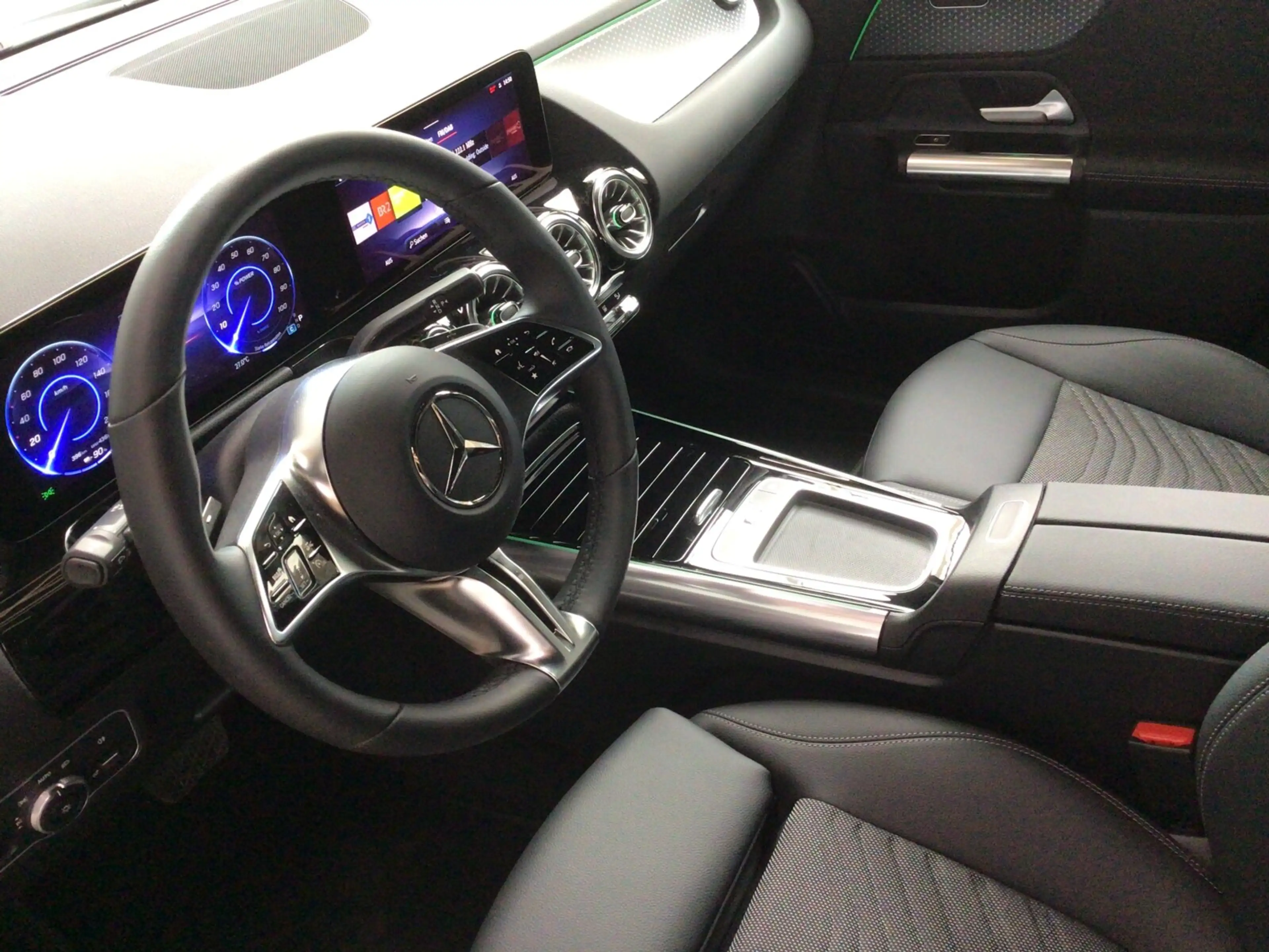 Mercedes-Benz EQA 300 EQA 300 4M Progressive Advanc/Totw/V-Distr/MBUX — photo 9