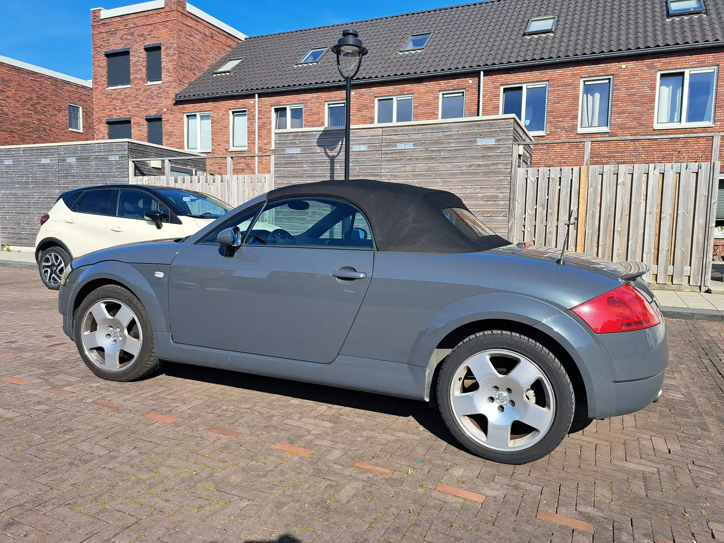 Audi TT TT 1.8 5V Turbo Grijs - 1