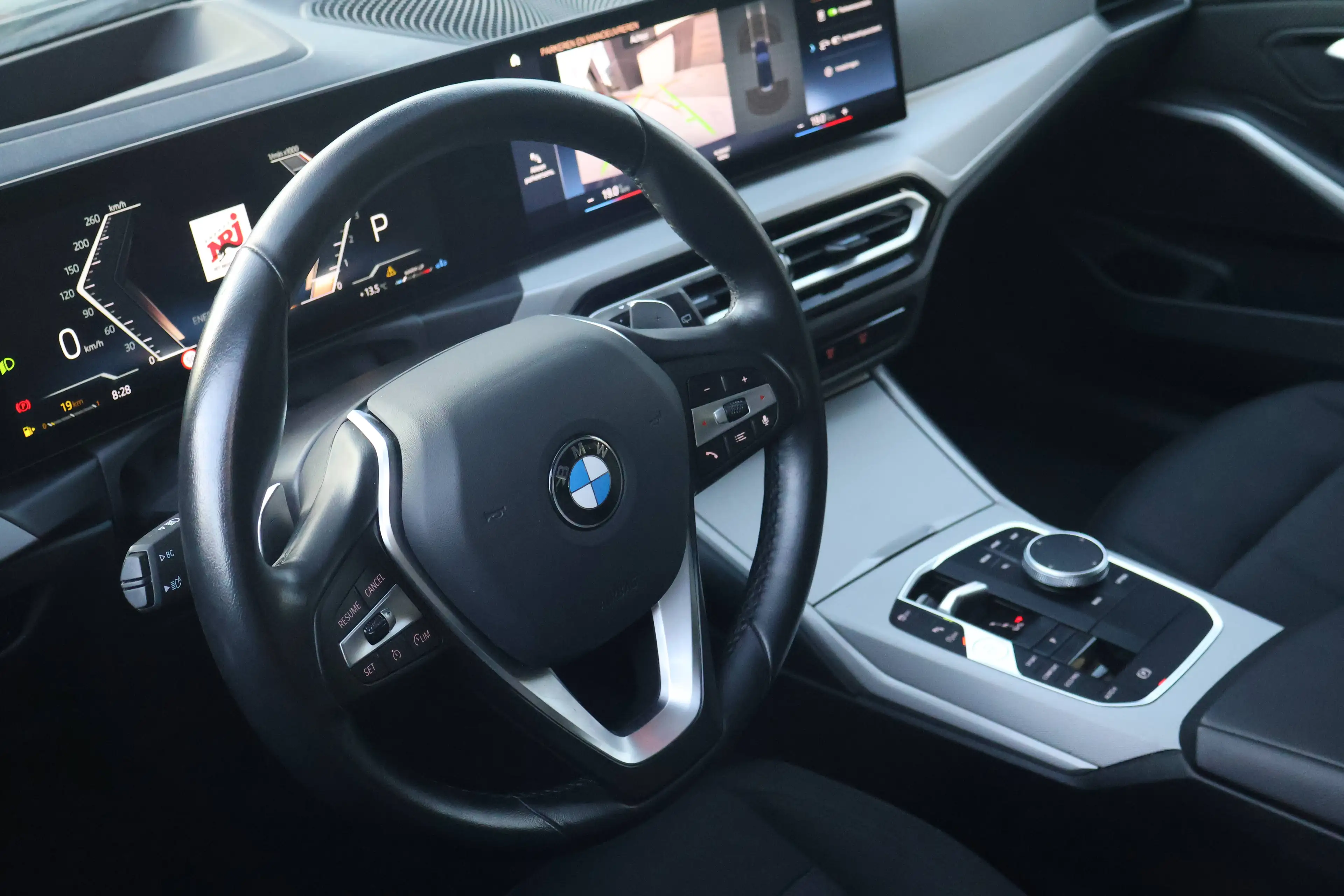 BMW 318 Touring 318iA — photo 12