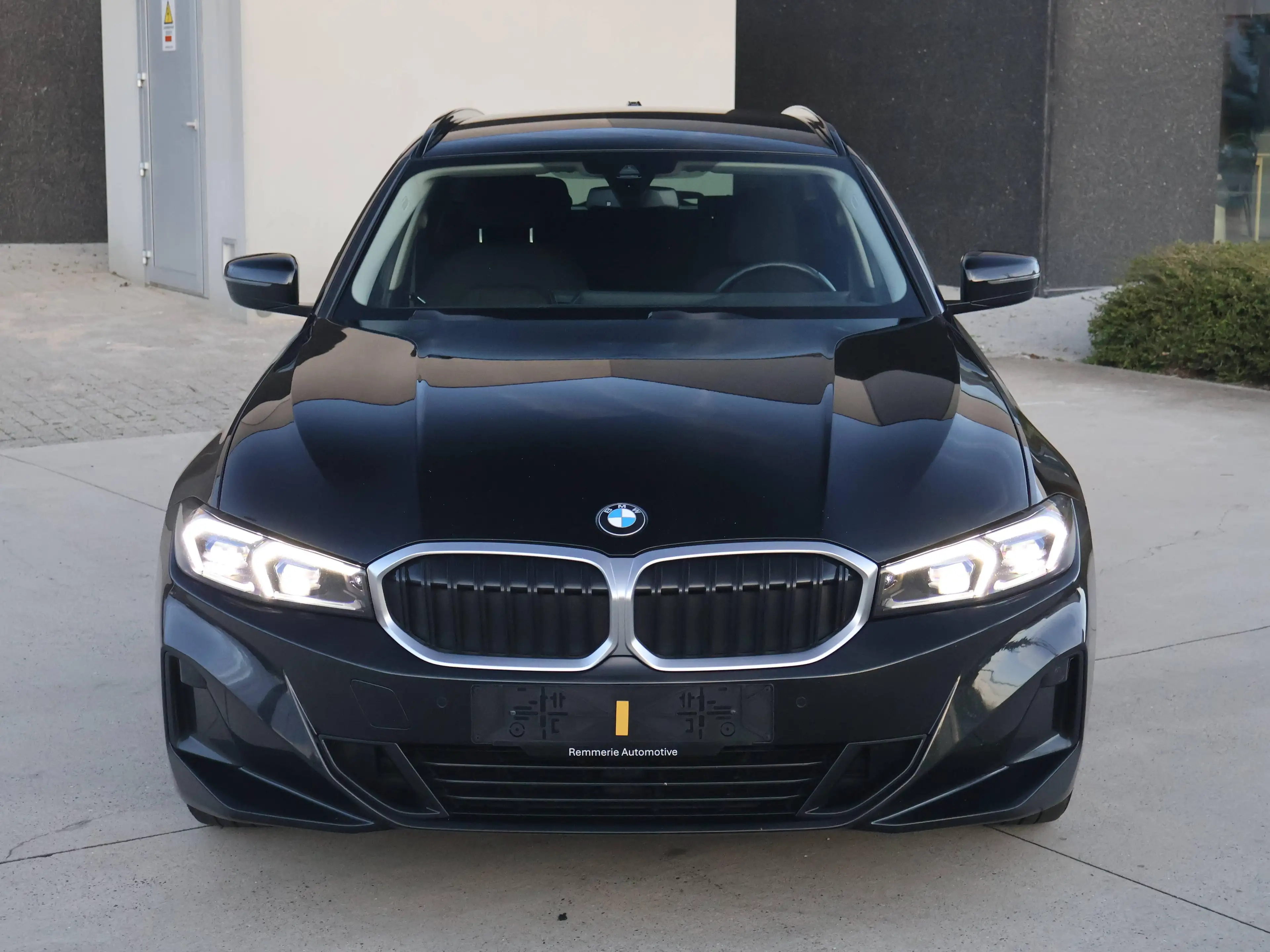 BMW 318 Touring 318iA — photo 3