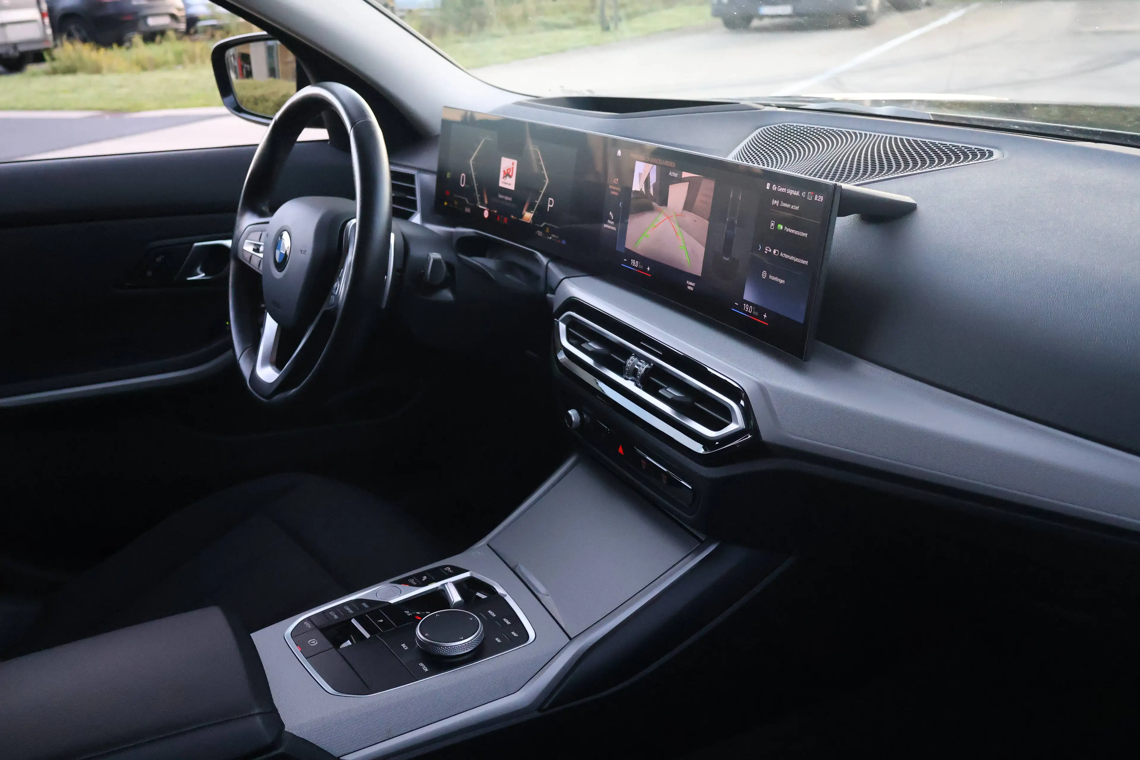 BMW 318 Touring 318iA — photo 14