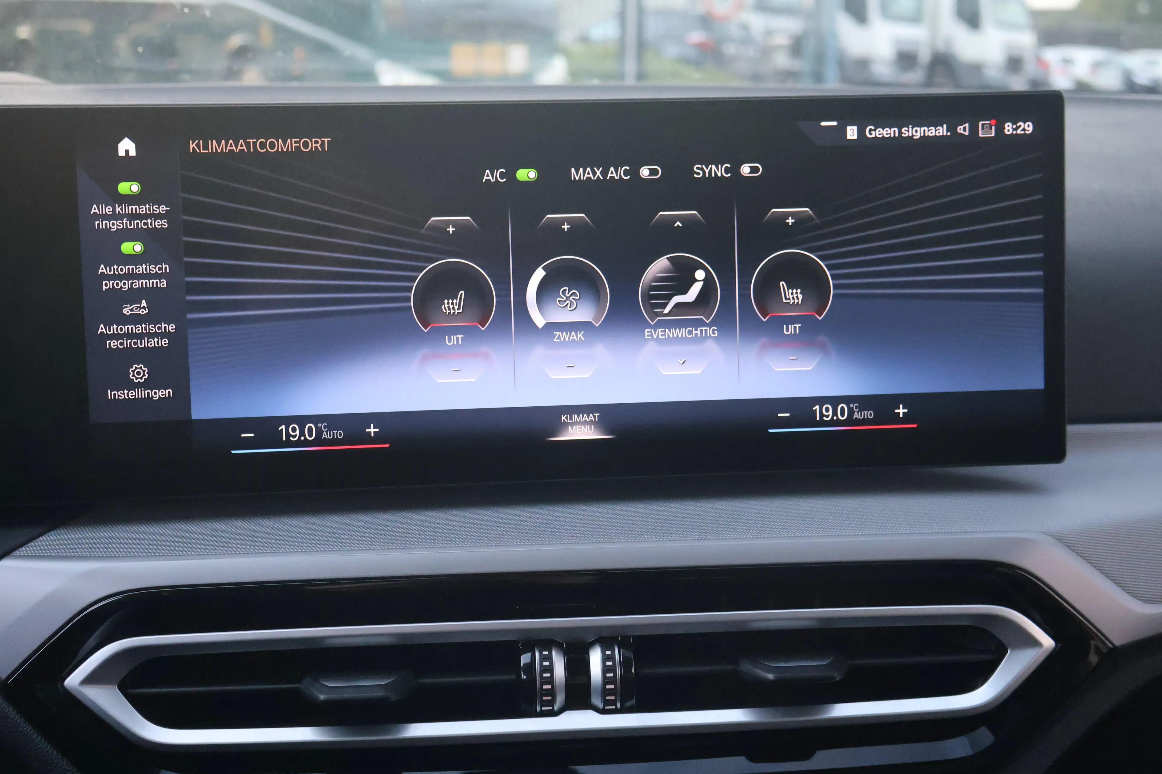 BMW 318 Touring 318iA — photo 16