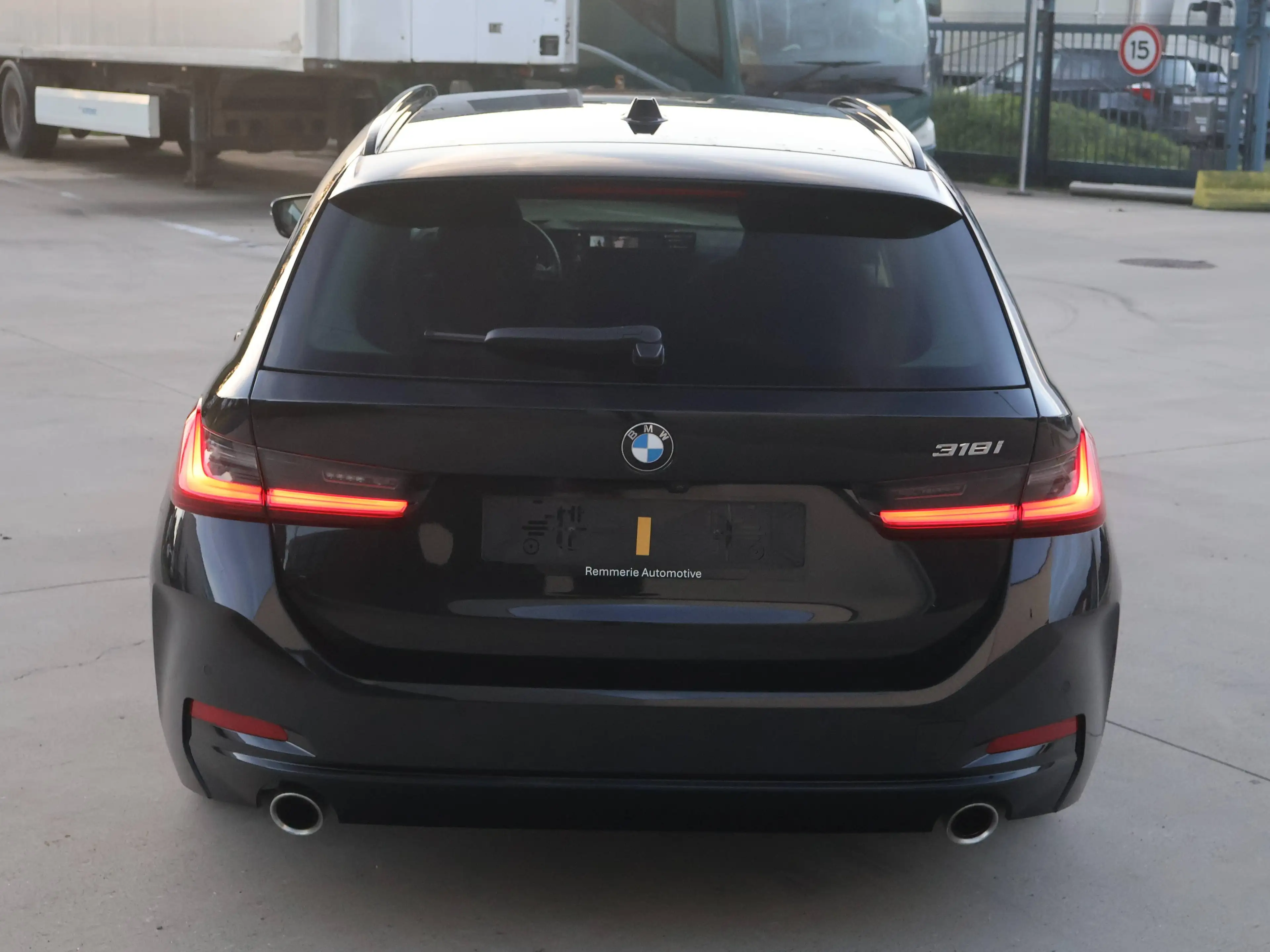 BMW 318 Touring 318iA — photo 7