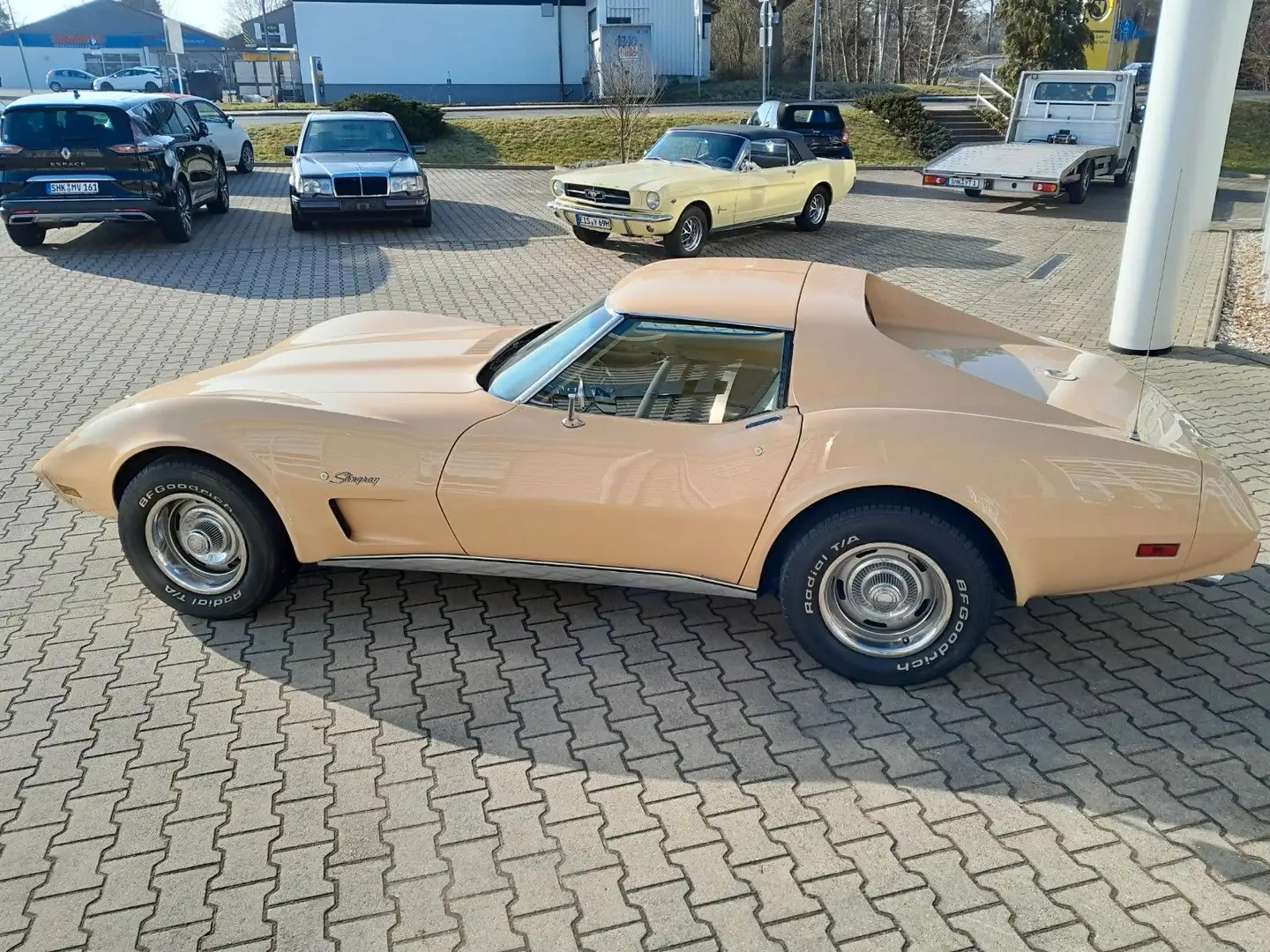 Corvette C3 Stingray T-Top Coupe 5.7 V8 Bej - 2